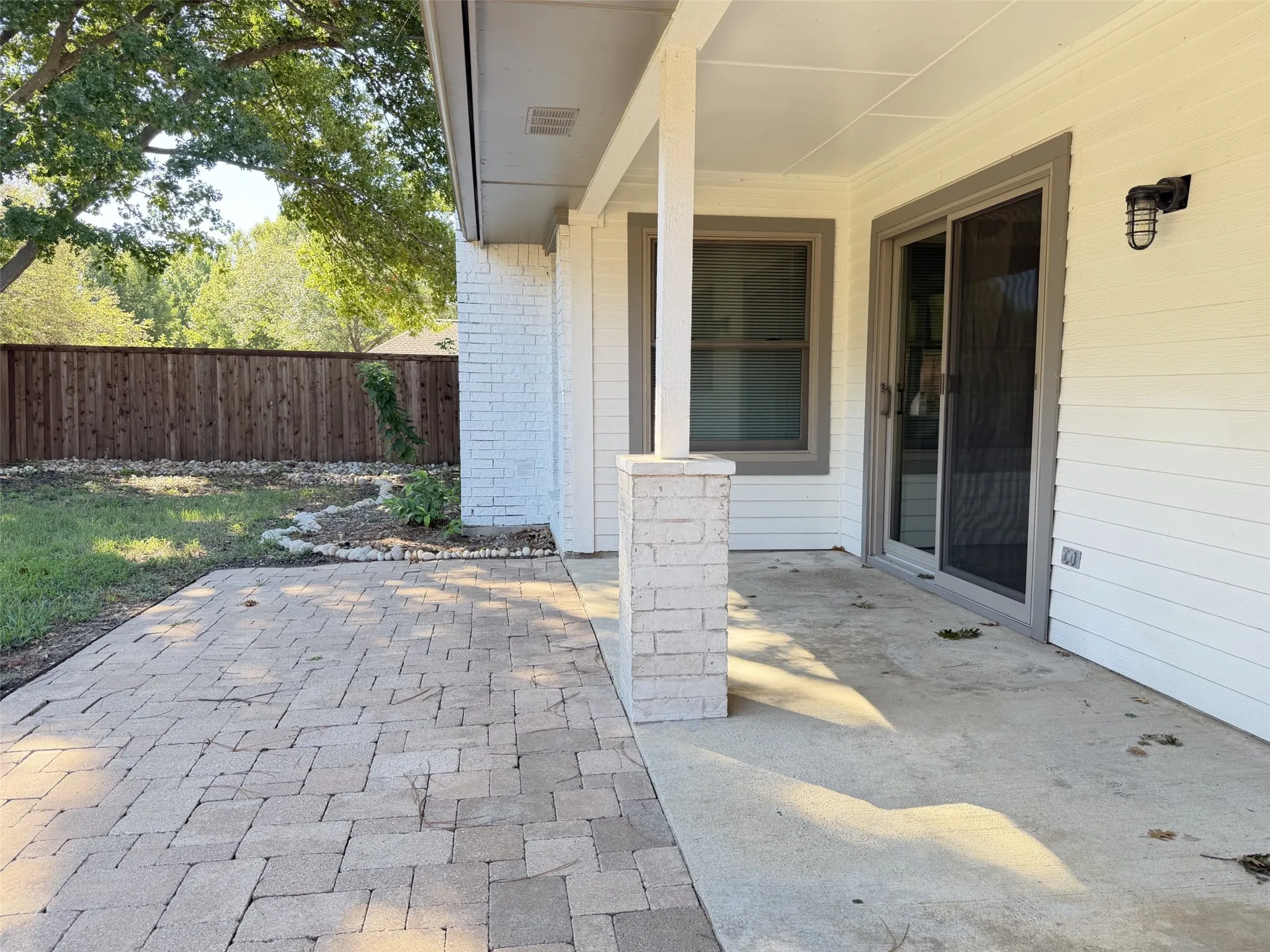 Single Family Residence For Rent in Denton County , 1905 Jasmine Street, Denton, Texas 76205, 3 Bedroom, 2 Bathroom, 1 Garage spaces, 1,427 Sqft, built in 1984, mls#21403997, Real Estate Agent in Denton, Homes For Rent in Denton county, Homes For Rent in Denton, Realtor in Denton Texas, Real Estate Brokerage Independent Realty Texas, Luminita Cordes Realtor