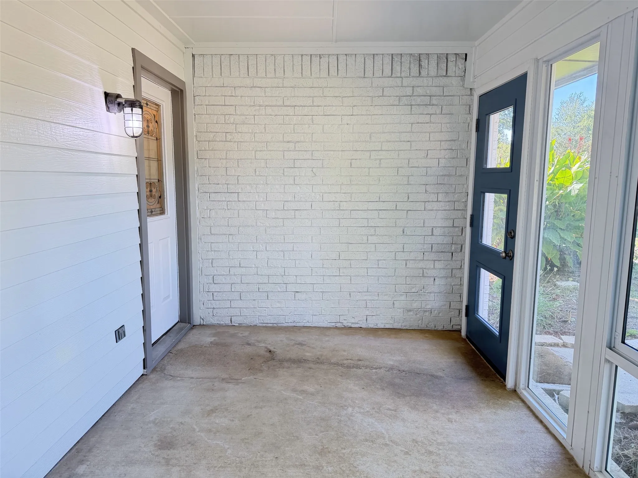 Single Family Residence For Rent in Denton County , 1905 Jasmine Street, Denton, Texas 76205, 3 Bedroom, 2 Bathroom, 1 Garage spaces, 1,427 Sqft, built in 1984, mls#21403997, Real Estate Agent in Denton, Homes For Rent in Denton county, Homes For Rent in Denton, Realtor in Denton Texas, Real Estate Brokerage Independent Realty Texas, Luminita Cordes Realtor