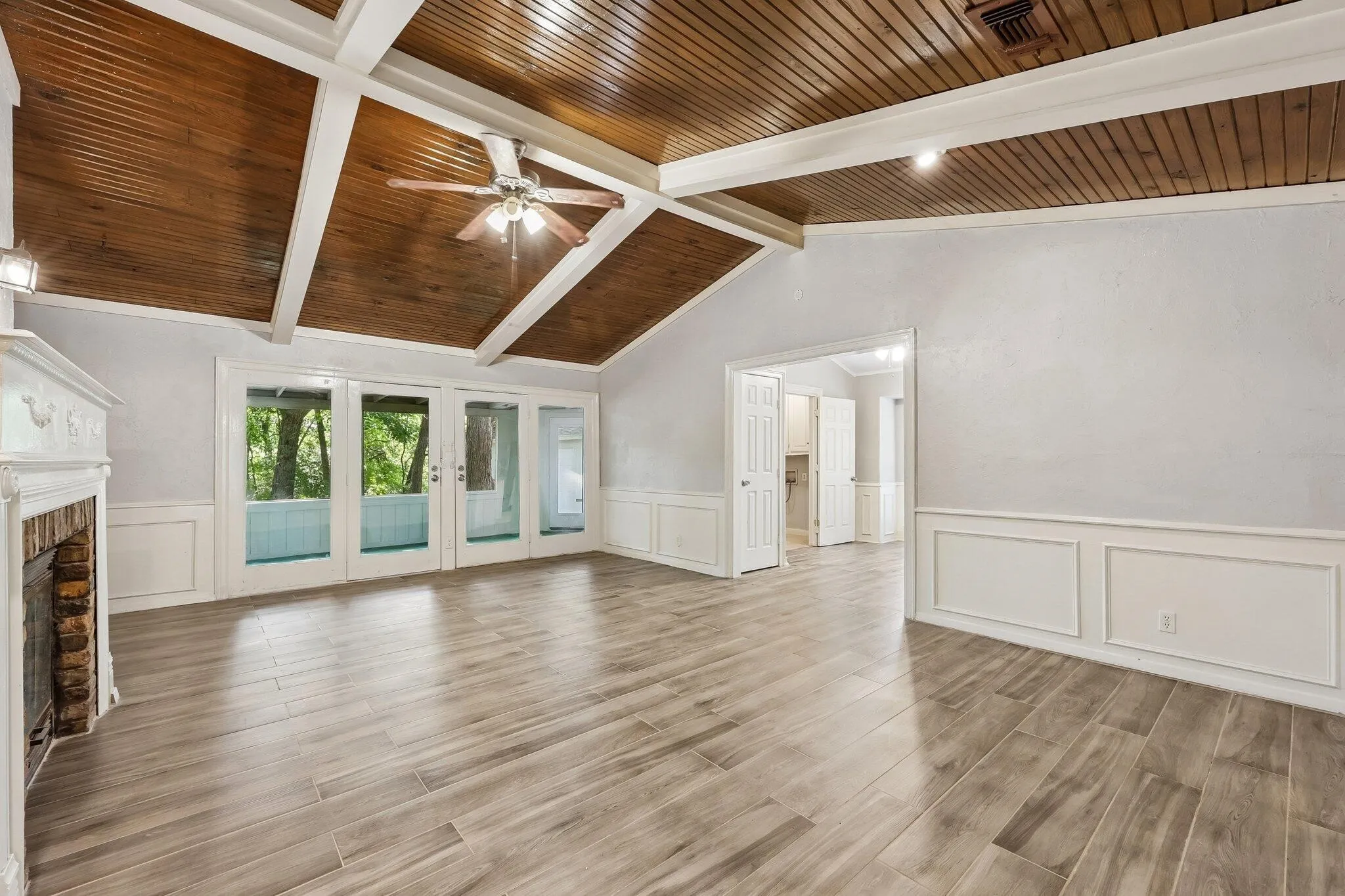 Single Family Residence For Sale in Dallas County , 620 Spinner Road, De Soto, Texas 75115, 4 Bedroom, 3 Bathroom, Garage spaces, 2,568 Sqft, built in 1974, mls#21404106, Real Estate Agent in De Soto, Homes For Sale in Dallas county, Homes For Sale in De Soto, Realtor in De Soto Texas, Real Estate Brokerage Independent Realty Texas, Luminita Cordes Realtor
