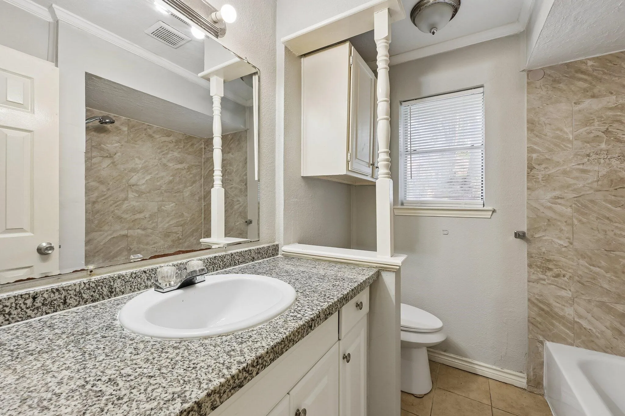 Single Family Residence For Sale in Dallas County , 620 Spinner Road, De Soto, Texas 75115, 4 Bedroom, 3 Bathroom, Garage spaces, 2,568 Sqft, built in 1974, mls#21404106, Real Estate Agent in De Soto, Homes For Sale in Dallas county, Homes For Sale in De Soto, Realtor in De Soto Texas, Real Estate Brokerage Independent Realty Texas, Luminita Cordes Realtor