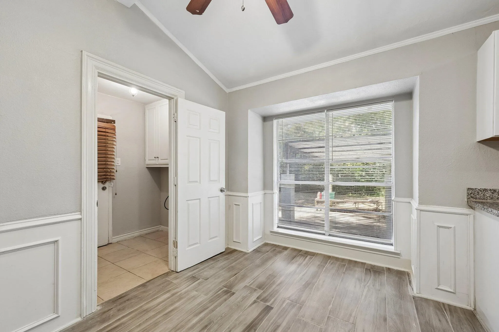 Single Family Residence For Sale in Dallas County , 620 Spinner Road, De Soto, Texas 75115, 4 Bedroom, 3 Bathroom, Garage spaces, 2,568 Sqft, built in 1974, mls#21404106, Real Estate Agent in De Soto, Homes For Sale in Dallas county, Homes For Sale in De Soto, Realtor in De Soto Texas, Real Estate Brokerage Independent Realty Texas, Luminita Cordes Realtor