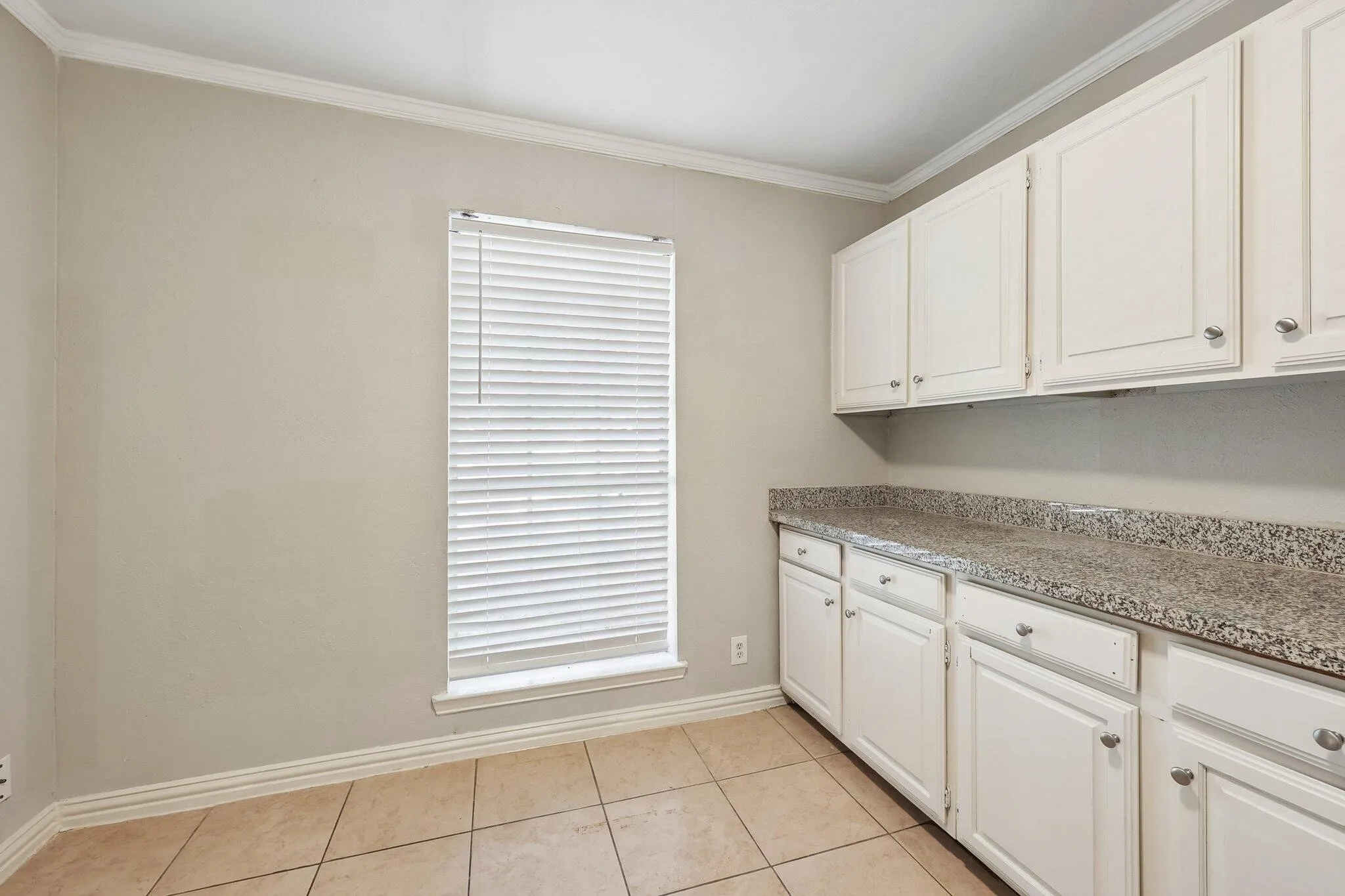Single Family Residence For Sale in Dallas County , 620 Spinner Road, De Soto, Texas 75115, 4 Bedroom, 3 Bathroom, Garage spaces, 2,568 Sqft, built in 1974, mls#21404106, Real Estate Agent in De Soto, Homes For Sale in Dallas county, Homes For Sale in De Soto, Realtor in De Soto Texas, Real Estate Brokerage Independent Realty Texas, Luminita Cordes Realtor