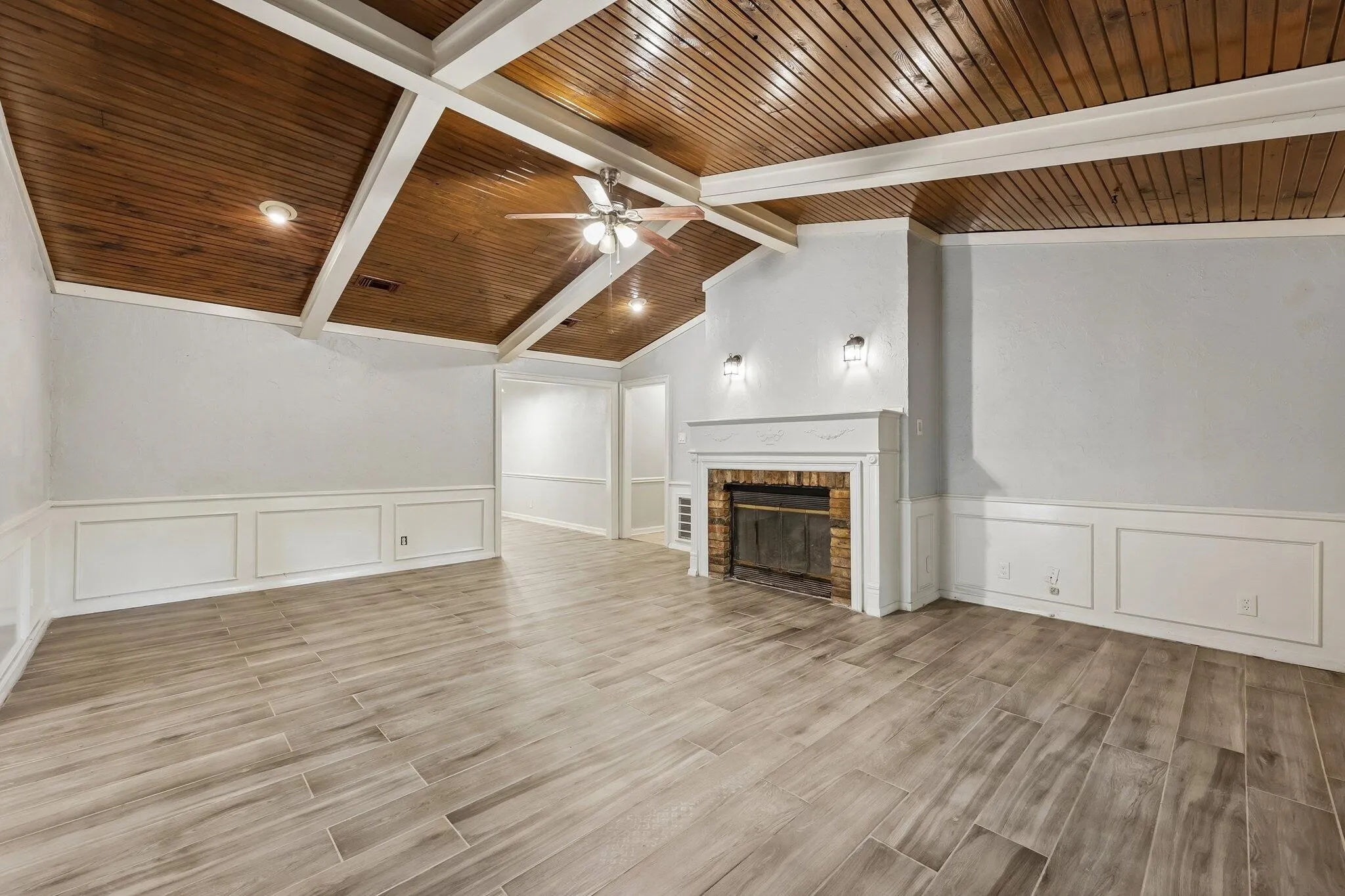 Single Family Residence For Sale in Dallas County , 620 Spinner Road, De Soto, Texas 75115, 4 Bedroom, 3 Bathroom, Garage spaces, 2,568 Sqft, built in 1974, mls#21404106, Real Estate Agent in De Soto, Homes For Sale in Dallas county, Homes For Sale in De Soto, Realtor in De Soto Texas, Real Estate Brokerage Independent Realty Texas, Luminita Cordes Realtor