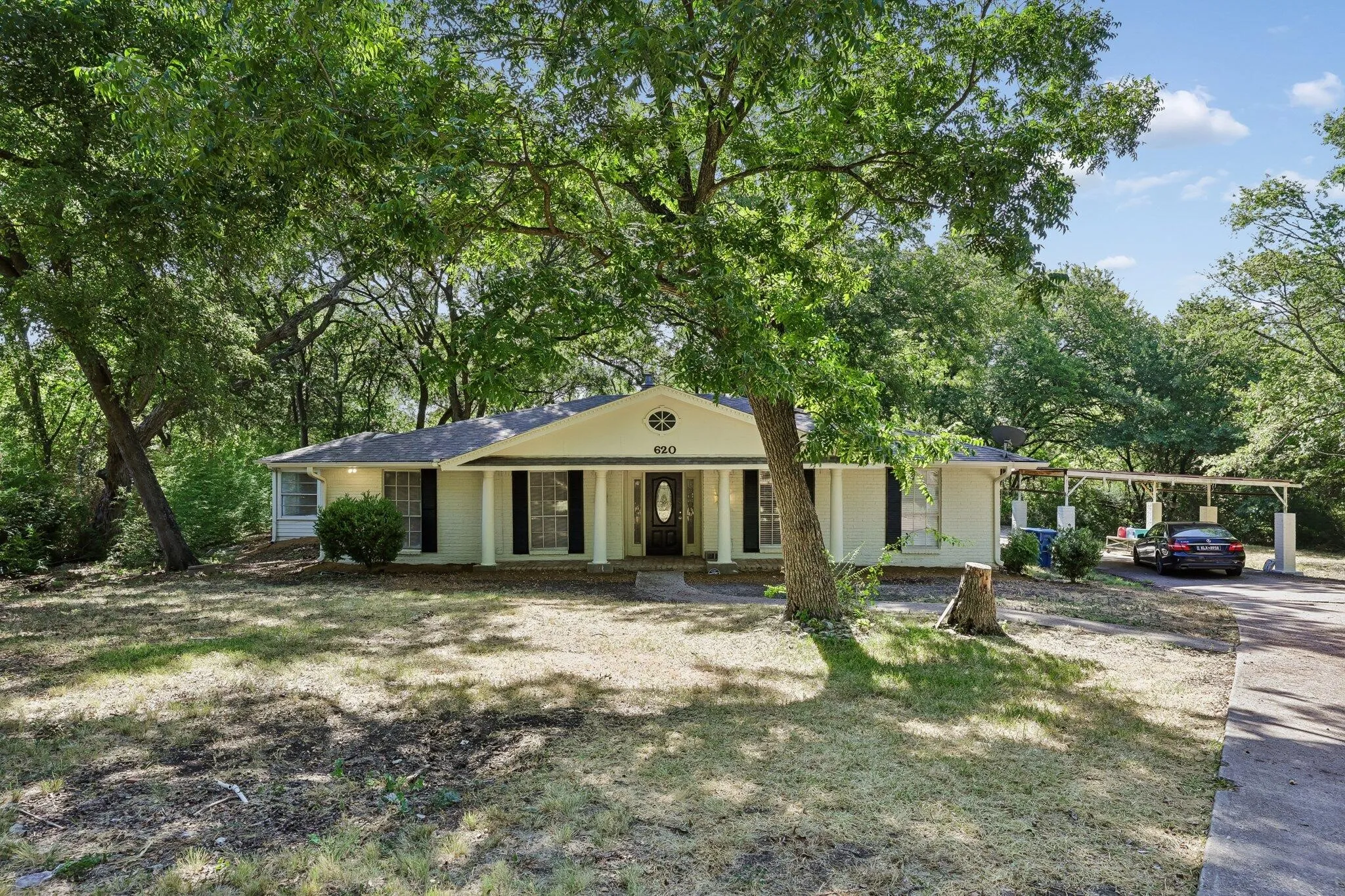 Single Family Residence For Sale in Dallas County , 620 Spinner Road, De Soto, Texas 75115, 4 Bedroom, 3 Bathroom, Garage spaces, 2,568 Sqft, built in 1974, mls#21404106, Real Estate Agent in De Soto, Homes For Sale in Dallas county, Homes For Sale in De Soto, Realtor in De Soto Texas, Real Estate Brokerage Independent Realty Texas, Luminita Cordes Realtor