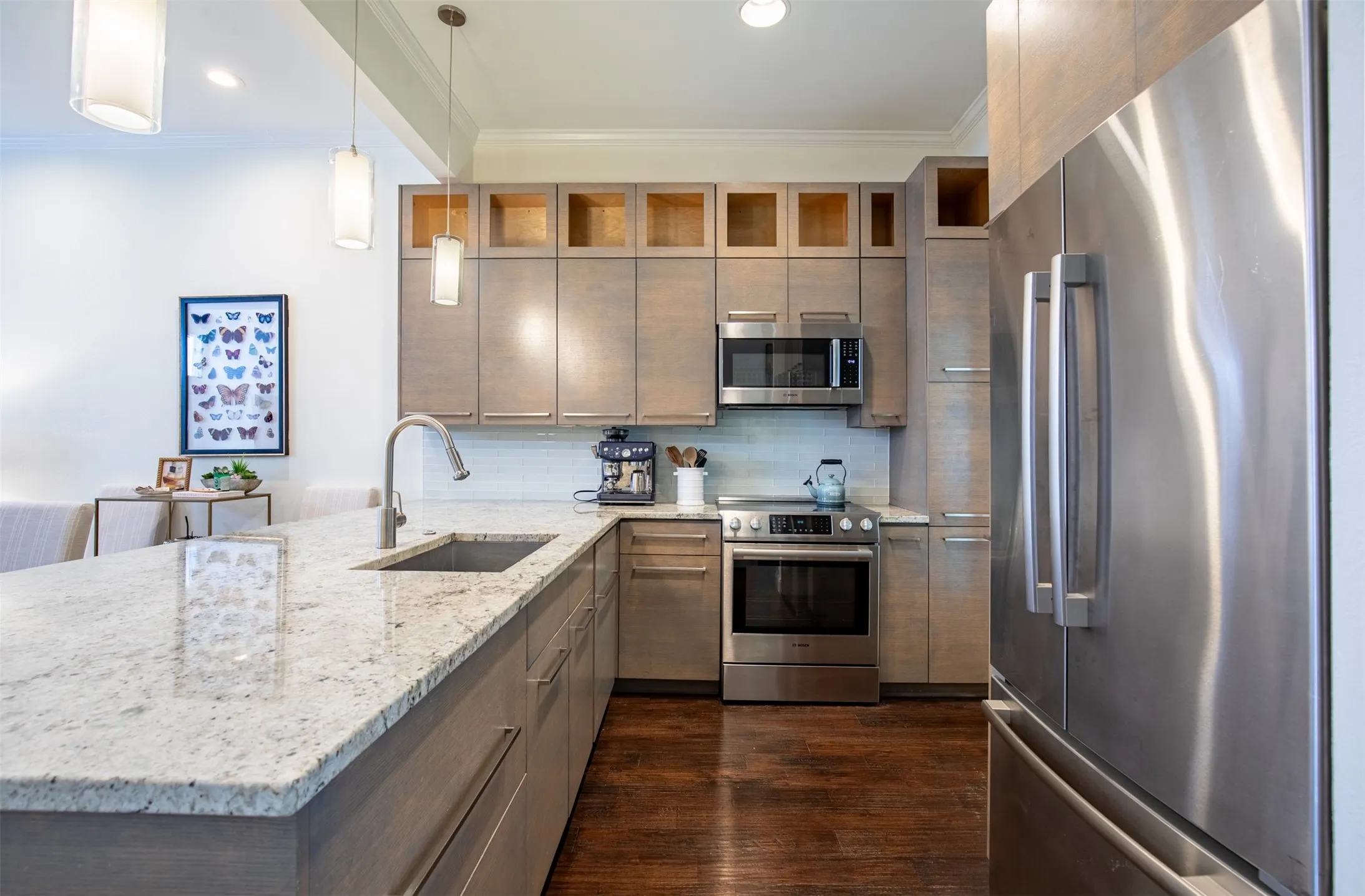Condominium For Sale in Dallas County , 4015 Holland Avenue 106, Dallas, Texas 75219, 2 Bedroom, 2 Bathroom, Garage spaces, 1,100 Sqft, built in 1978, mls#21400920, Real Estate Agent in Dallas, Homes For Sale in Dallas county, Homes For Sale in Dallas, Realtor in Dallas Texas, Real Estate Brokerage Independent Realty Texas, Luminita Cordes Realtor