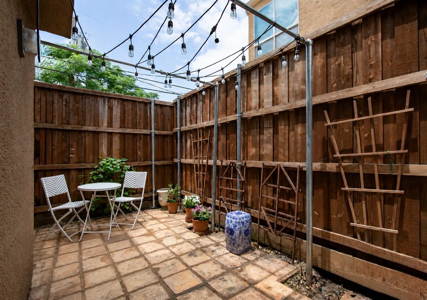 Condominium For Sale in Dallas County , 4015 Holland Avenue 106, Dallas, Texas 75219, 2 Bedroom, 2 Bathroom, Garage spaces, 1,100 Sqft, built in 1978, mls#21400920, Real Estate Agent in Dallas, Homes For Sale in Dallas county, Homes For Sale in Dallas, Realtor in Dallas Texas, Real Estate Brokerage Independent Realty Texas, Luminita Cordes Realtor