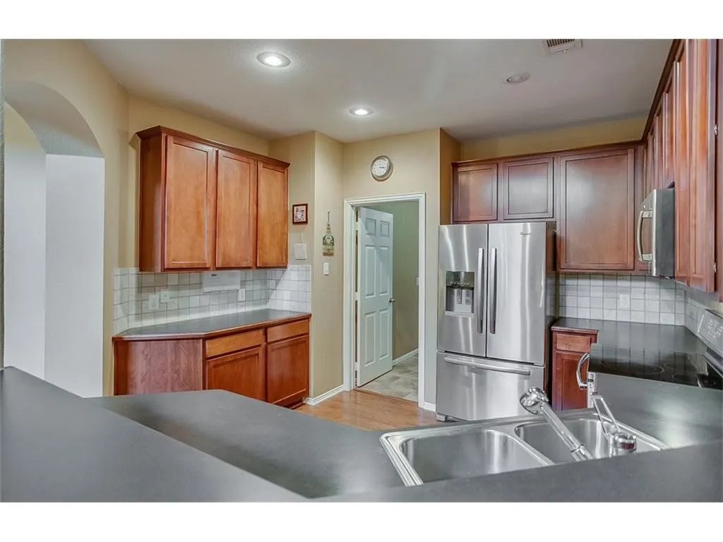 Single Family Residence For Rent in Denton County , 1550 Providence Boulevard, Providence Village, Texas 76227, 4 Bedroom, 3 Bathroom, 2 Garage spaces, 2,288 Sqft, built in 2003, mls#21404115, Real Estate Agent in Providence Village, Homes For Rent in Denton county, Homes For Rent in Providence Village, Realtor in Providence Village Texas, Real Estate Brokerage Independent Realty Texas, Luminita Cordes Realtor
