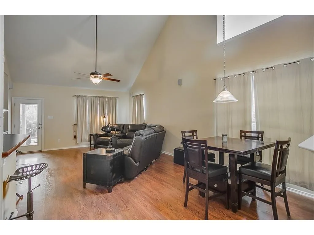 Single Family Residence For Rent in Denton County , 1550 Providence Boulevard, Providence Village, Texas 76227, 4 Bedroom, 3 Bathroom, 2 Garage spaces, 2,288 Sqft, built in 2003, mls#21404115, Real Estate Agent in Providence Village, Homes For Rent in Denton county, Homes For Rent in Providence Village, Realtor in Providence Village Texas, Real Estate Brokerage Independent Realty Texas, Luminita Cordes Realtor