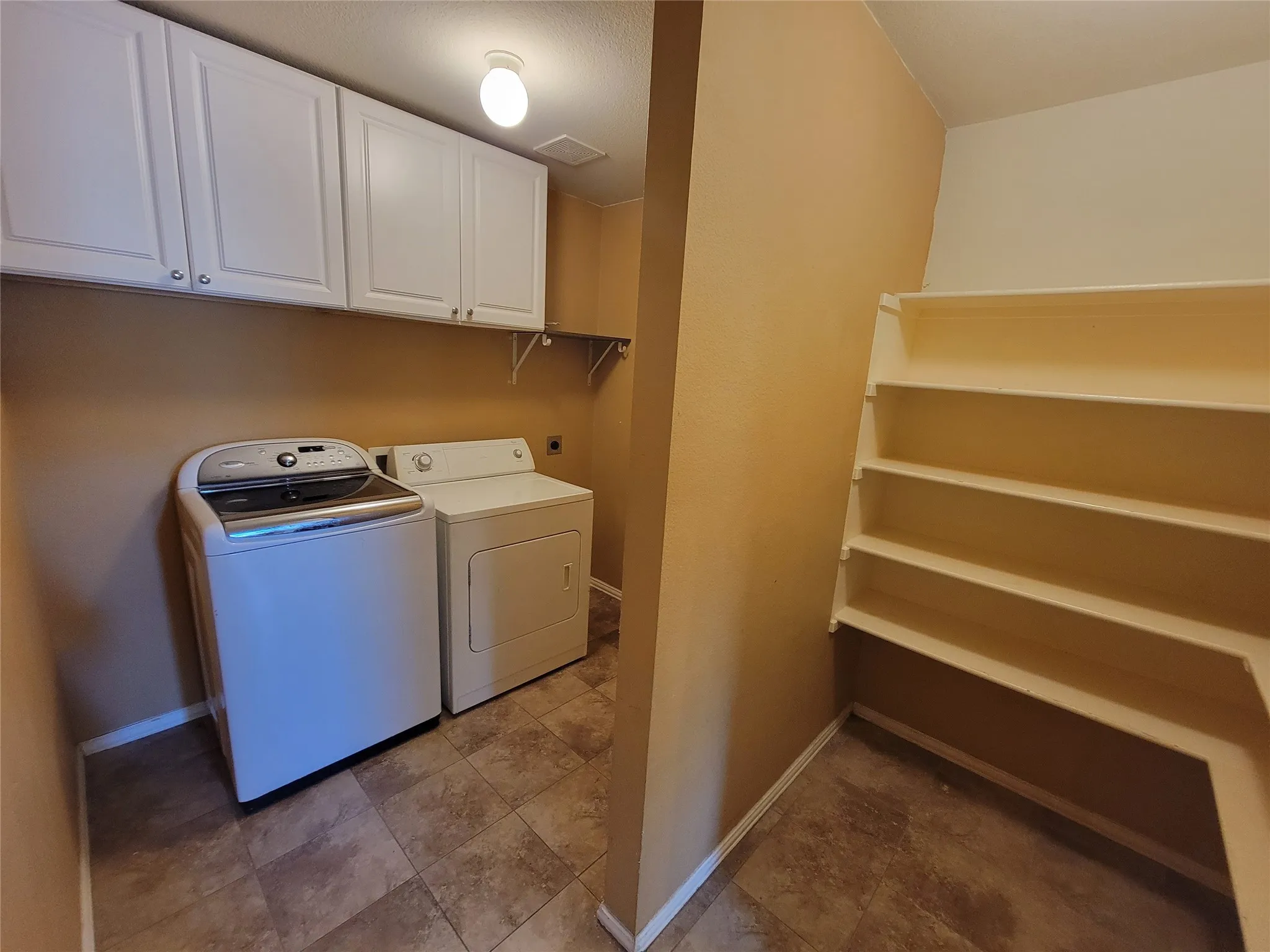 Single Family Residence For Rent in Denton County , 1550 Providence Boulevard, Providence Village, Texas 76227, 4 Bedroom, 3 Bathroom, 2 Garage spaces, 2,288 Sqft, built in 2003, mls#21404115, Real Estate Agent in Providence Village, Homes For Rent in Denton county, Homes For Rent in Providence Village, Realtor in Providence Village Texas, Real Estate Brokerage Independent Realty Texas, Luminita Cordes Realtor
