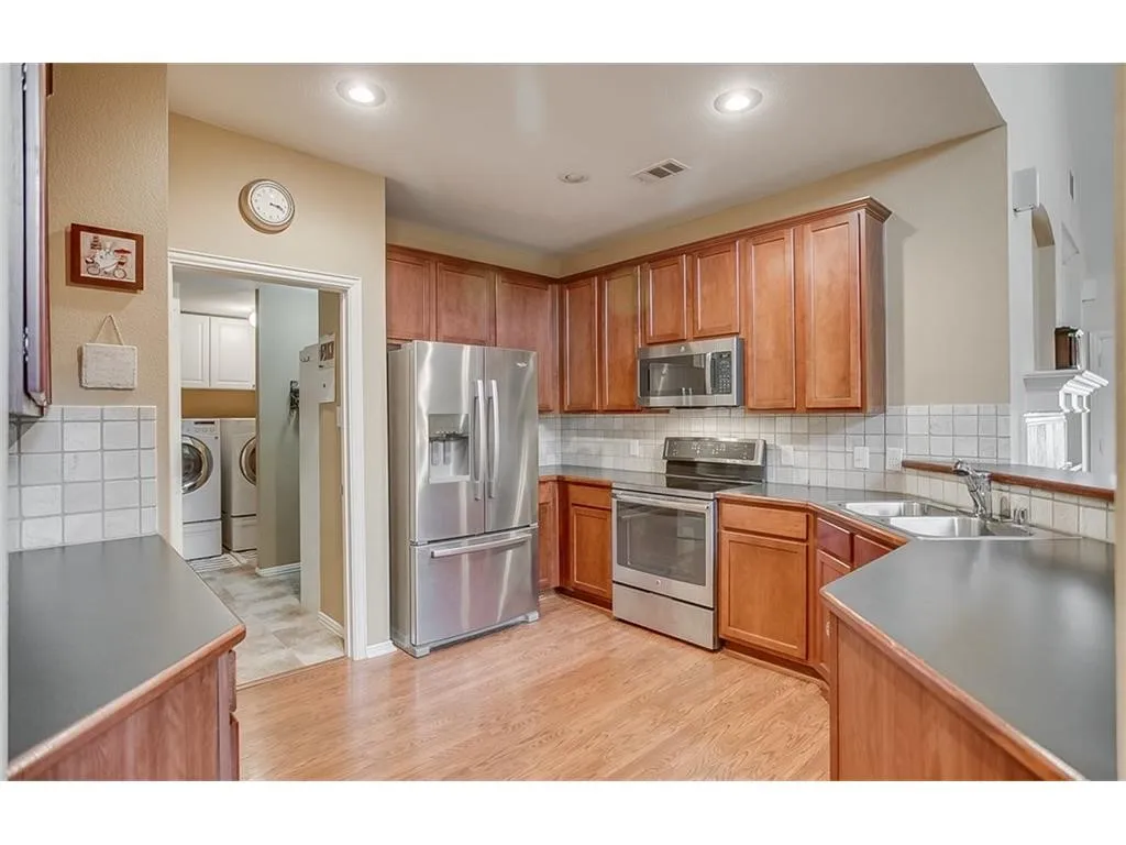 Single Family Residence For Rent in Denton County , 1550 Providence Boulevard, Providence Village, Texas 76227, 4 Bedroom, 3 Bathroom, 2 Garage spaces, 2,288 Sqft, built in 2003, mls#21404115, Real Estate Agent in Providence Village, Homes For Rent in Denton county, Homes For Rent in Providence Village, Realtor in Providence Village Texas, Real Estate Brokerage Independent Realty Texas, Luminita Cordes Realtor