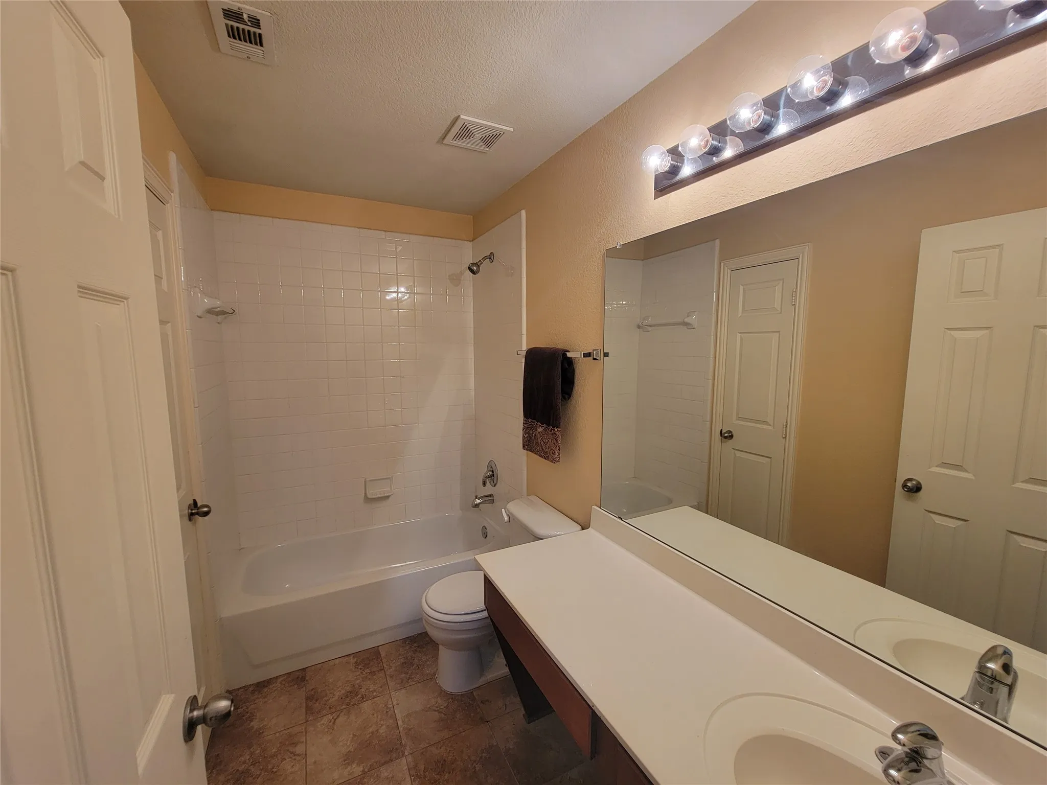 Single Family Residence For Rent in Denton County , 1550 Providence Boulevard, Providence Village, Texas 76227, 4 Bedroom, 3 Bathroom, 2 Garage spaces, 2,288 Sqft, built in 2003, mls#21404115, Real Estate Agent in Providence Village, Homes For Rent in Denton county, Homes For Rent in Providence Village, Realtor in Providence Village Texas, Real Estate Brokerage Independent Realty Texas, Luminita Cordes Realtor