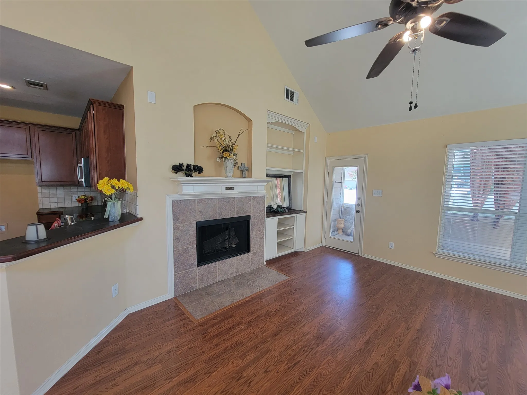 Single Family Residence For Rent in Denton County , 1550 Providence Boulevard, Providence Village, Texas 76227, 4 Bedroom, 3 Bathroom, 2 Garage spaces, 2,288 Sqft, built in 2003, mls#21404115, Real Estate Agent in Providence Village, Homes For Rent in Denton county, Homes For Rent in Providence Village, Realtor in Providence Village Texas, Real Estate Brokerage Independent Realty Texas, Luminita Cordes Realtor