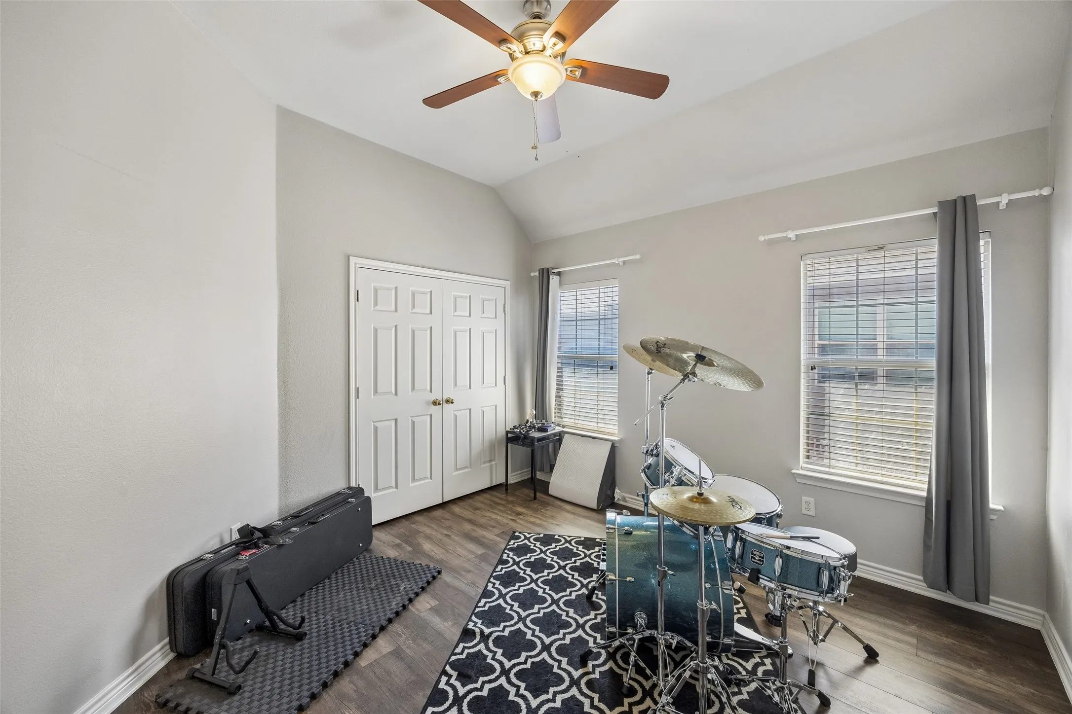Single Family Residence For Sale in Collin County , 2124 Grayson Road, Mc Kinney, Texas 75072, 5 Bedroom, 4 Bathroom, 3 Garage spaces, 3,671 Sqft, built in 1999, mls#21404116, Real Estate Agent in Mc Kinney, Homes For Sale in Collin county, Homes For Sale in Mc Kinney, Realtor in Mc Kinney Texas, Real Estate Brokerage Independent Realty Texas, Luminita Cordes Realtor