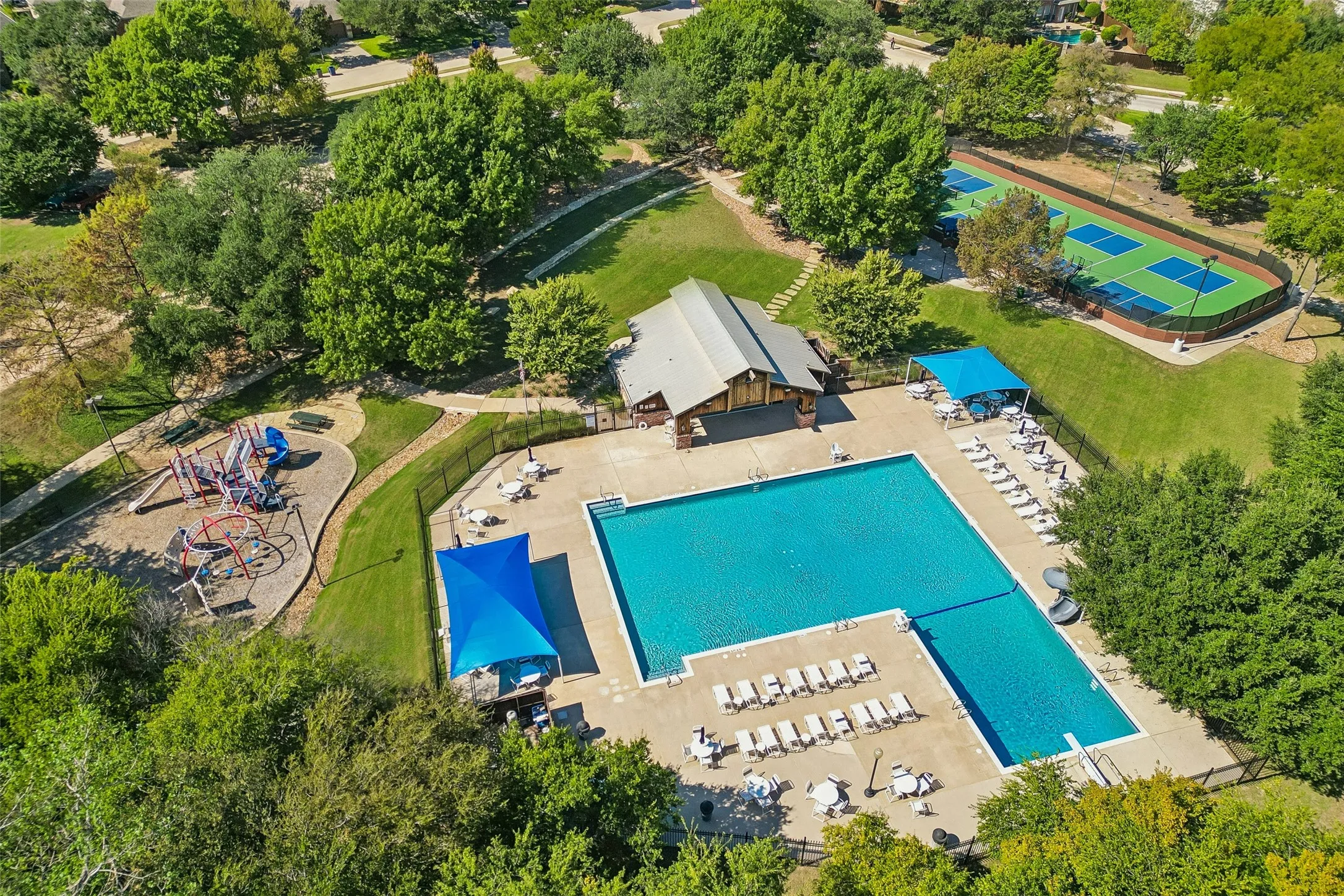 Single Family Residence For Sale in Collin County , 2124 Grayson Road, Mc Kinney, Texas 75072, 5 Bedroom, 4 Bathroom, 3 Garage spaces, 3,671 Sqft, built in 1999, mls#21404116, Real Estate Agent in Mc Kinney, Homes For Sale in Collin county, Homes For Sale in Mc Kinney, Realtor in Mc Kinney Texas, Real Estate Brokerage Independent Realty Texas, Luminita Cordes Realtor