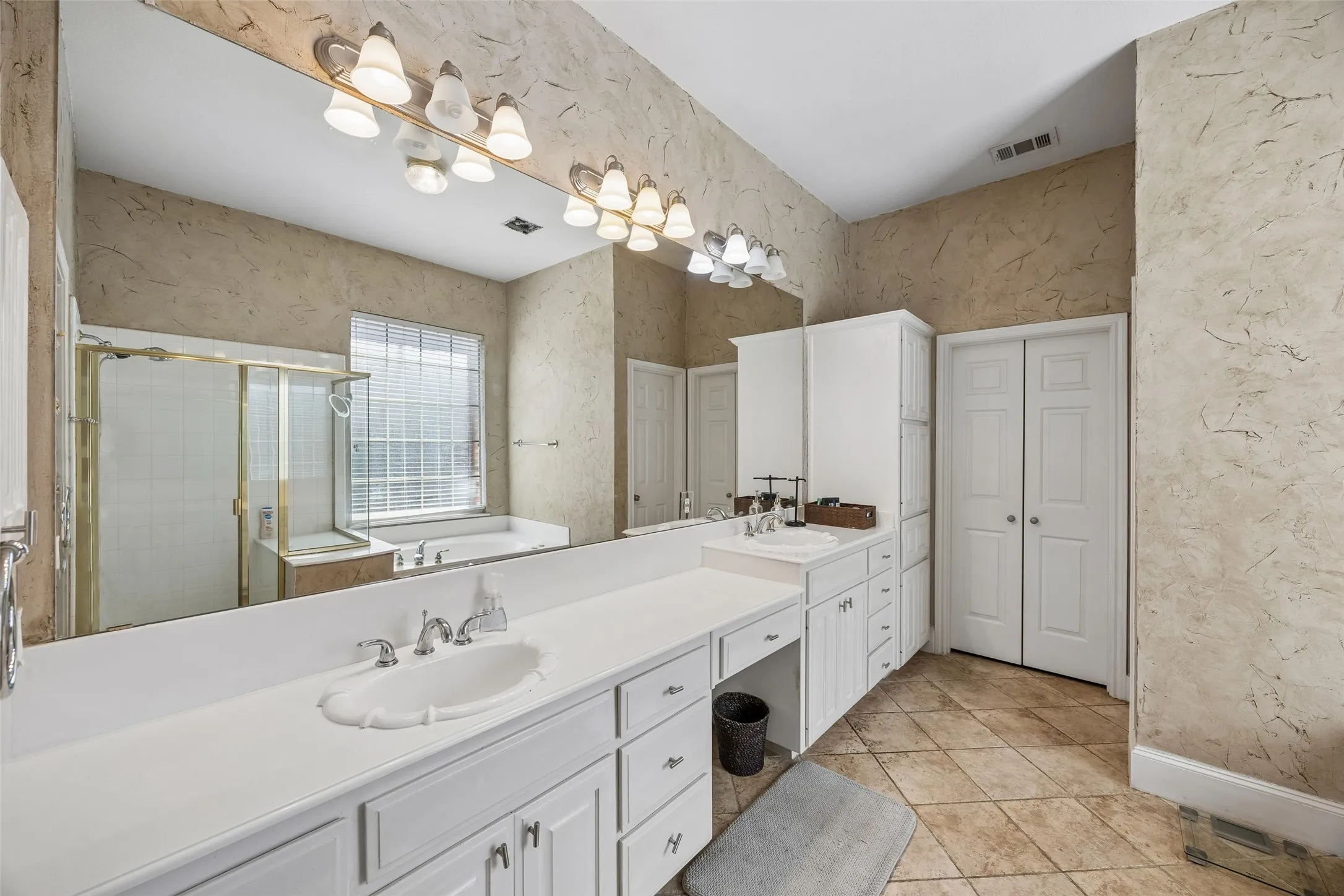 Single Family Residence For Sale in Collin County , 2124 Grayson Road, Mc Kinney, Texas 75072, 5 Bedroom, 4 Bathroom, 3 Garage spaces, 3,671 Sqft, built in 1999, mls#21404116, Real Estate Agent in Mc Kinney, Homes For Sale in Collin county, Homes For Sale in Mc Kinney, Realtor in Mc Kinney Texas, Real Estate Brokerage Independent Realty Texas, Luminita Cordes Realtor