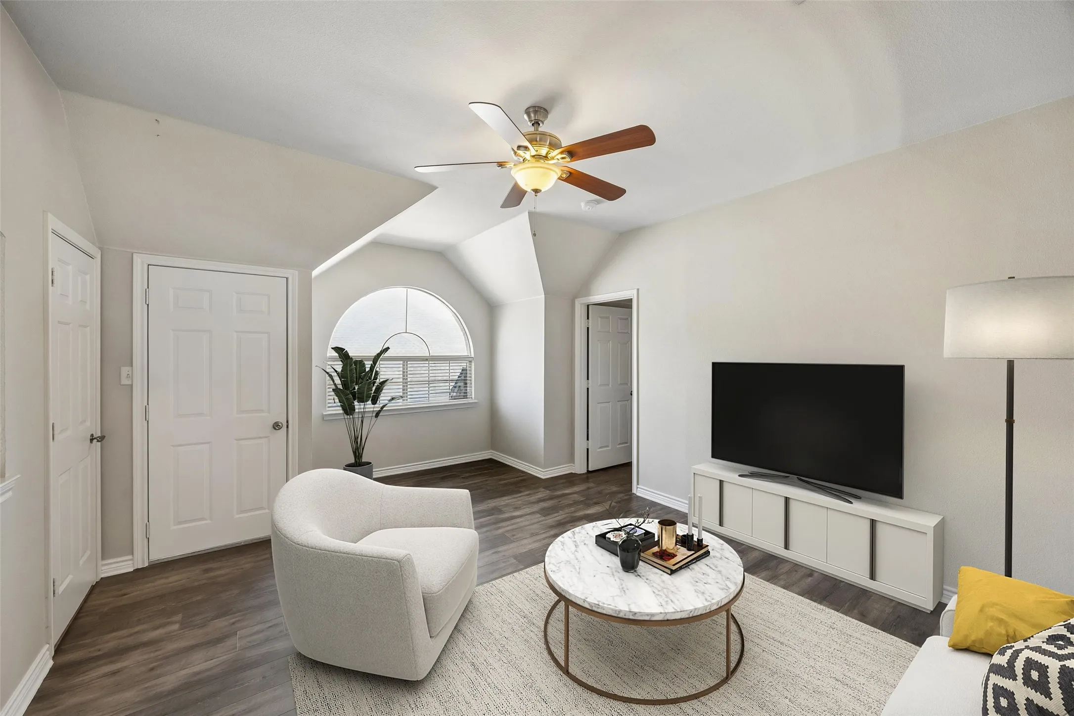 Single Family Residence For Sale in Collin County , 2124 Grayson Road, Mc Kinney, Texas 75072, 5 Bedroom, 4 Bathroom, 3 Garage spaces, 3,671 Sqft, built in 1999, mls#21404116, Real Estate Agent in Mc Kinney, Homes For Sale in Collin county, Homes For Sale in Mc Kinney, Realtor in Mc Kinney Texas, Real Estate Brokerage Independent Realty Texas, Luminita Cordes Realtor