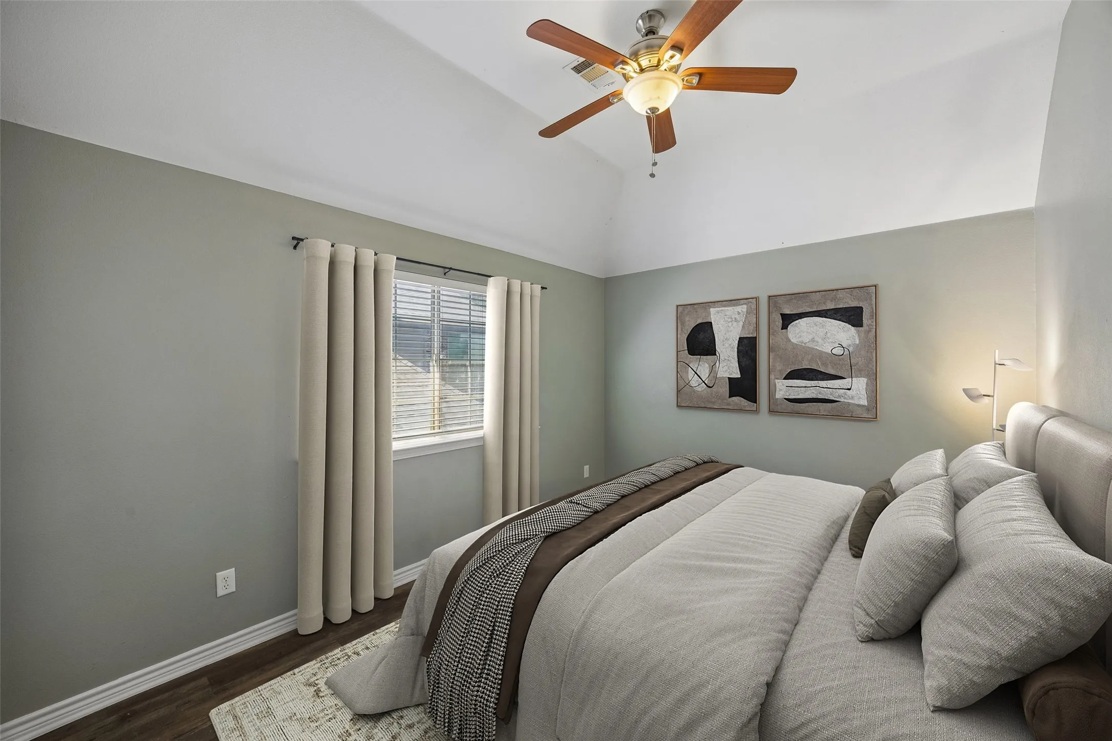 Single Family Residence For Sale in Collin County , 2124 Grayson Road, Mc Kinney, Texas 75072, 5 Bedroom, 4 Bathroom, 3 Garage spaces, 3,671 Sqft, built in 1999, mls#21404116, Real Estate Agent in Mc Kinney, Homes For Sale in Collin county, Homes For Sale in Mc Kinney, Realtor in Mc Kinney Texas, Real Estate Brokerage Independent Realty Texas, Luminita Cordes Realtor