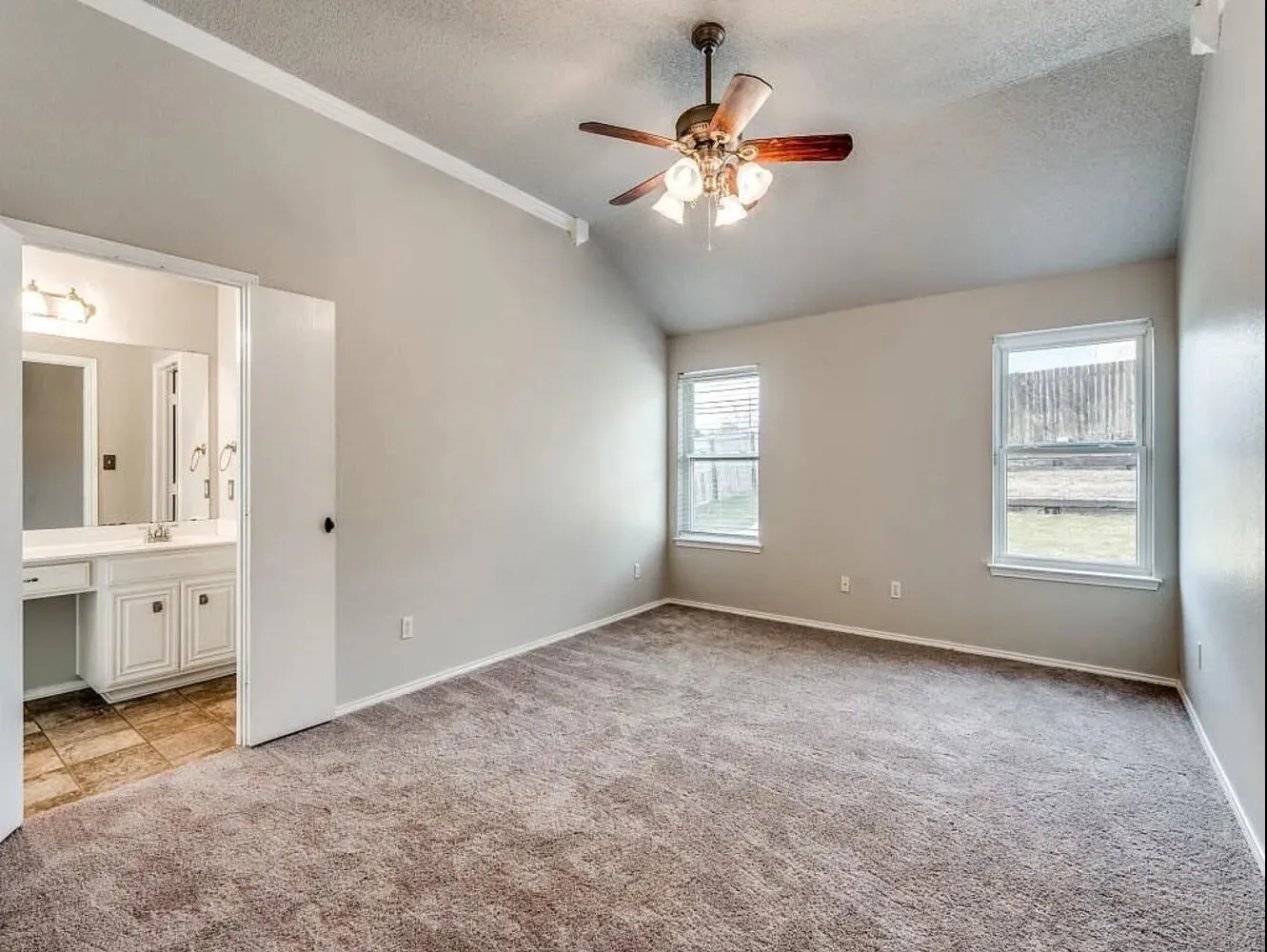 Single Family Residence For Rent in Johnson County , 942 Jacobs Crossing Court, Burleson, Texas 76028, 4 Bedroom, 2 Bathroom, 2 Garage spaces, 1,824 Sqft, built in 2000, mls#21404117, Real Estate Agent in Burleson, Homes For Rent in Johnson county, Homes For Rent in Burleson, Realtor in Burleson Texas, Real Estate Brokerage Independent Realty Texas, Luminita Cordes Realtor