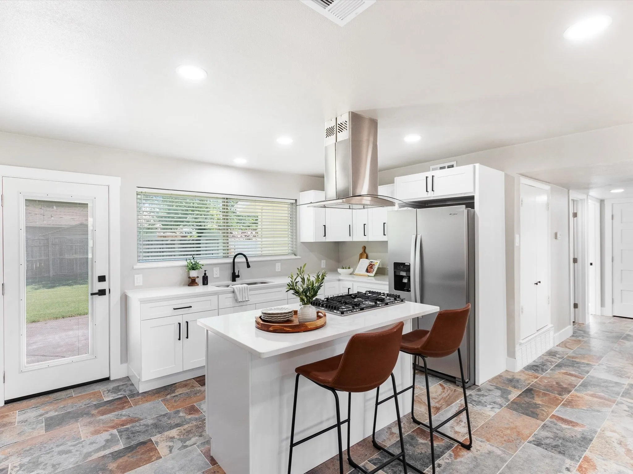 Single Family Residence For Sale in Dallas County , 1213 Fairmont Street, Irving, Texas 75062, 4 Bedroom, 3 Bathroom, Garage spaces, 1,469 Sqft, built in 1964, mls#21403628, Real Estate Agent in Irving, Homes For Sale in Dallas county, Homes For Sale in Irving, Realtor in Irving Texas, Real Estate Brokerage Independent Realty Texas, Luminita Cordes Realtor