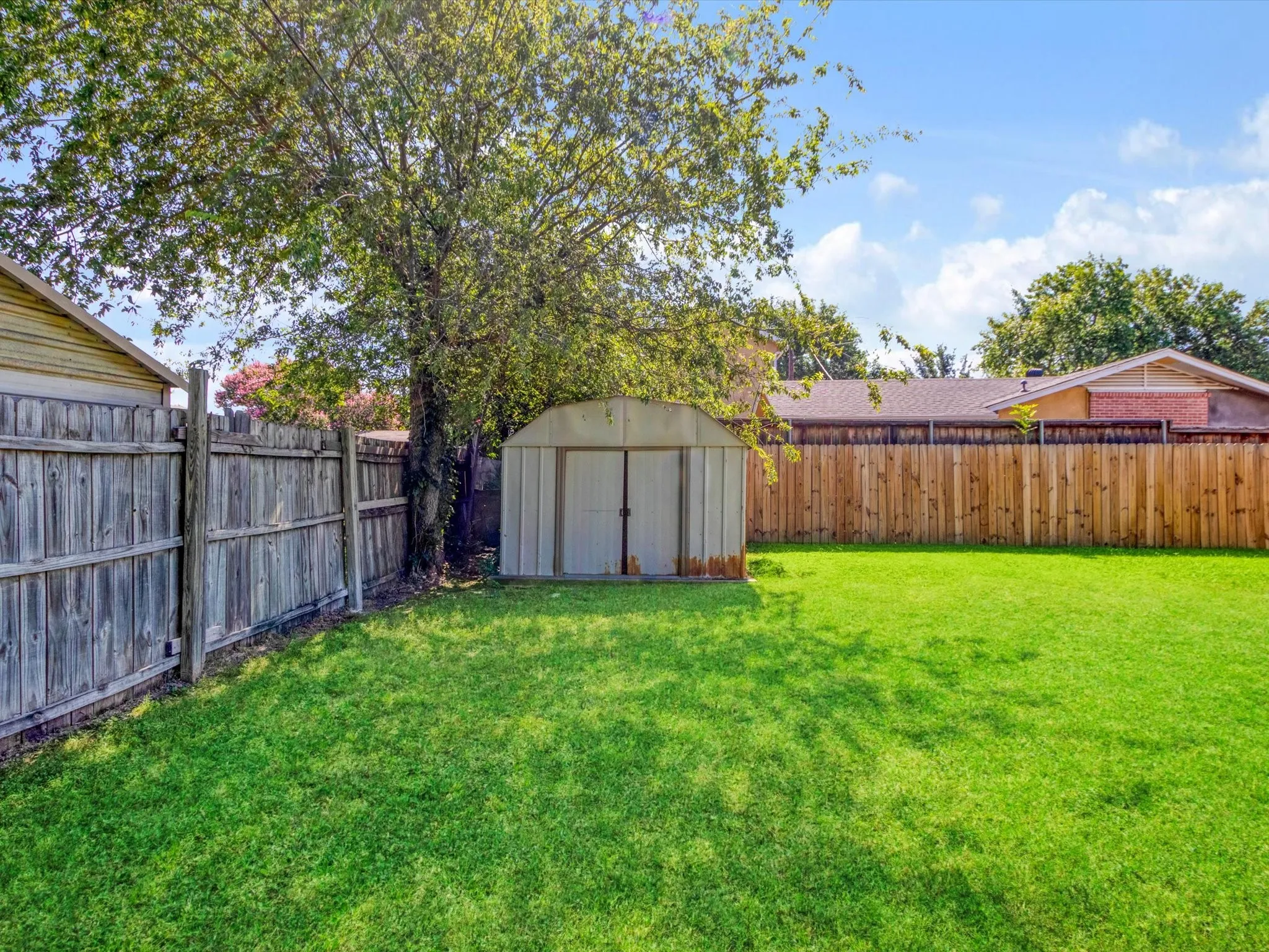 Single Family Residence For Sale in Dallas County , 1213 Fairmont Street, Irving, Texas 75062, 4 Bedroom, 3 Bathroom, Garage spaces, 1,469 Sqft, built in 1964, mls#21403628, Real Estate Agent in Irving, Homes For Sale in Dallas county, Homes For Sale in Irving, Realtor in Irving Texas, Real Estate Brokerage Independent Realty Texas, Luminita Cordes Realtor