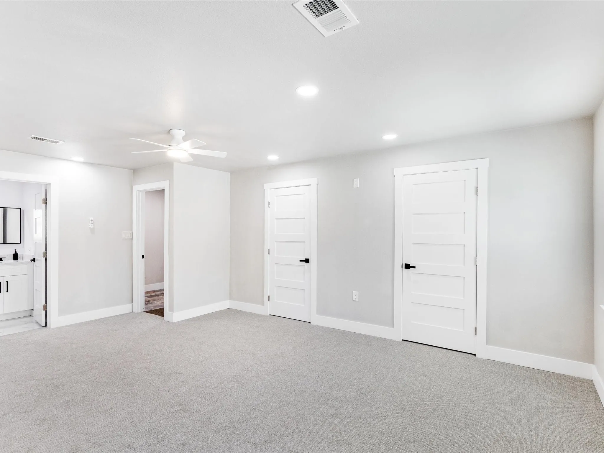 Single Family Residence For Sale in Dallas County , 1213 Fairmont Street, Irving, Texas 75062, 4 Bedroom, 3 Bathroom, Garage spaces, 1,469 Sqft, built in 1964, mls#21403628, Real Estate Agent in Irving, Homes For Sale in Dallas county, Homes For Sale in Irving, Realtor in Irving Texas, Real Estate Brokerage Independent Realty Texas, Luminita Cordes Realtor