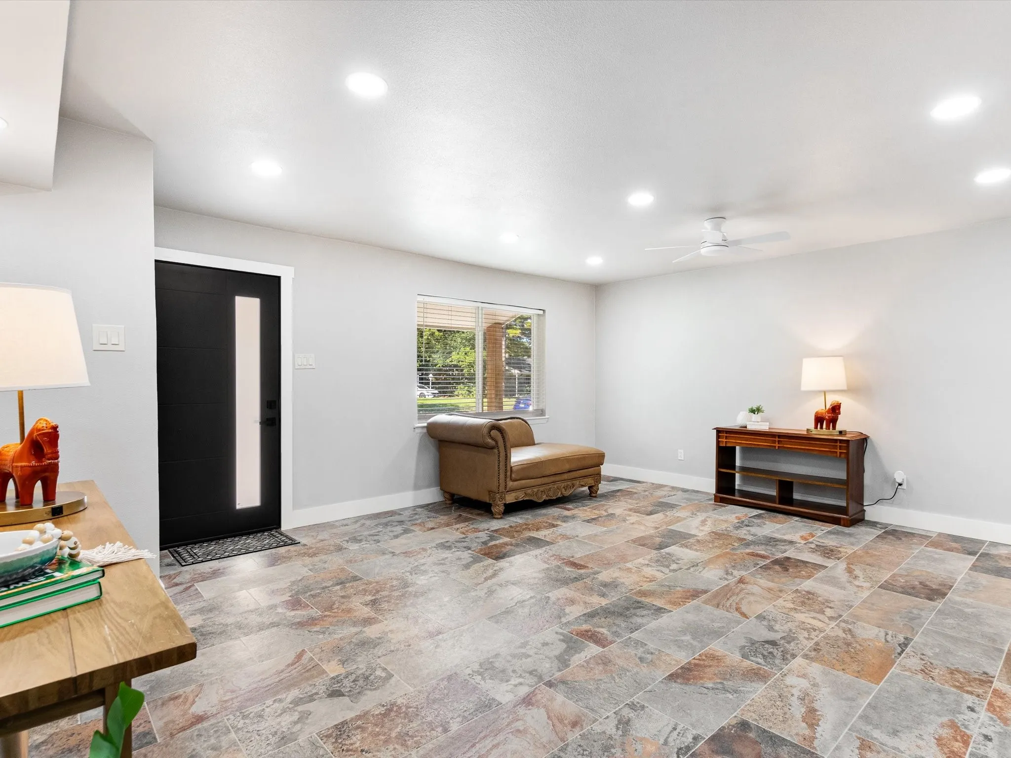 Single Family Residence For Sale in Dallas County , 1213 Fairmont Street, Irving, Texas 75062, 4 Bedroom, 3 Bathroom, Garage spaces, 1,469 Sqft, built in 1964, mls#21403628, Real Estate Agent in Irving, Homes For Sale in Dallas county, Homes For Sale in Irving, Realtor in Irving Texas, Real Estate Brokerage Independent Realty Texas, Luminita Cordes Realtor