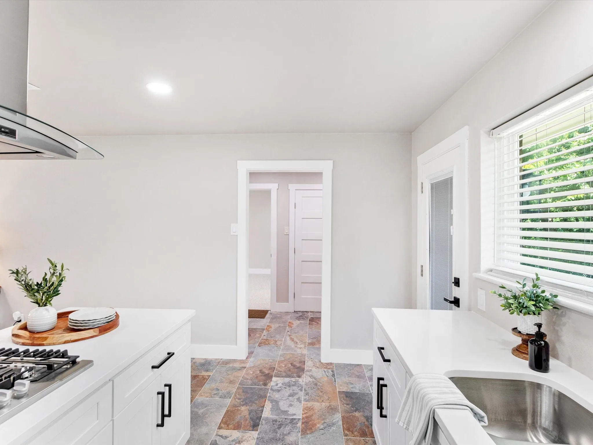 Single Family Residence For Sale in Dallas County , 1213 Fairmont Street, Irving, Texas 75062, 4 Bedroom, 3 Bathroom, Garage spaces, 1,469 Sqft, built in 1964, mls#21403628, Real Estate Agent in Irving, Homes For Sale in Dallas county, Homes For Sale in Irving, Realtor in Irving Texas, Real Estate Brokerage Independent Realty Texas, Luminita Cordes Realtor