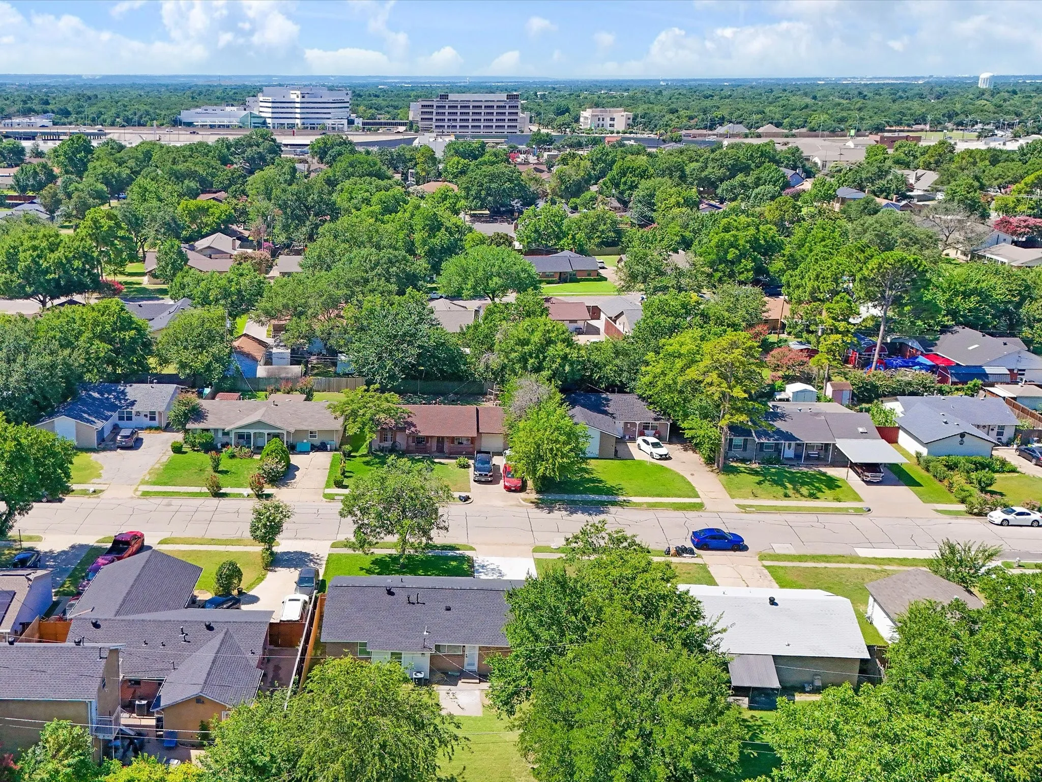Single Family Residence For Sale in Dallas County , 1213 Fairmont Street, Irving, Texas 75062, 4 Bedroom, 3 Bathroom, Garage spaces, 1,469 Sqft, built in 1964, mls#21403628, Real Estate Agent in Irving, Homes For Sale in Dallas county, Homes For Sale in Irving, Realtor in Irving Texas, Real Estate Brokerage Independent Realty Texas, Luminita Cordes Realtor