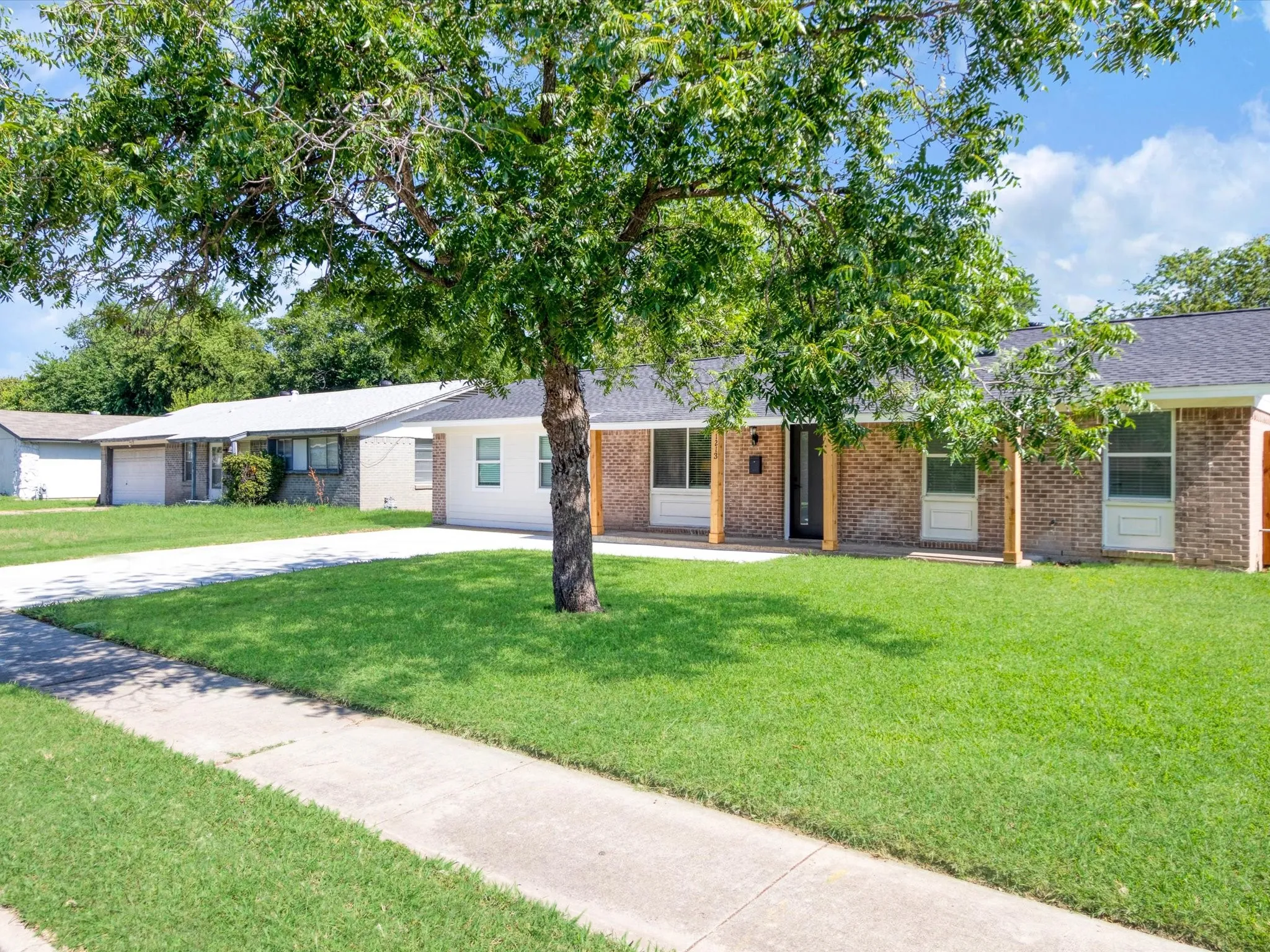 Single Family Residence For Sale in Dallas County , 1213 Fairmont Street, Irving, Texas 75062, 4 Bedroom, 3 Bathroom, Garage spaces, 1,469 Sqft, built in 1964, mls#21403628, Real Estate Agent in Irving, Homes For Sale in Dallas county, Homes For Sale in Irving, Realtor in Irving Texas, Real Estate Brokerage Independent Realty Texas, Luminita Cordes Realtor