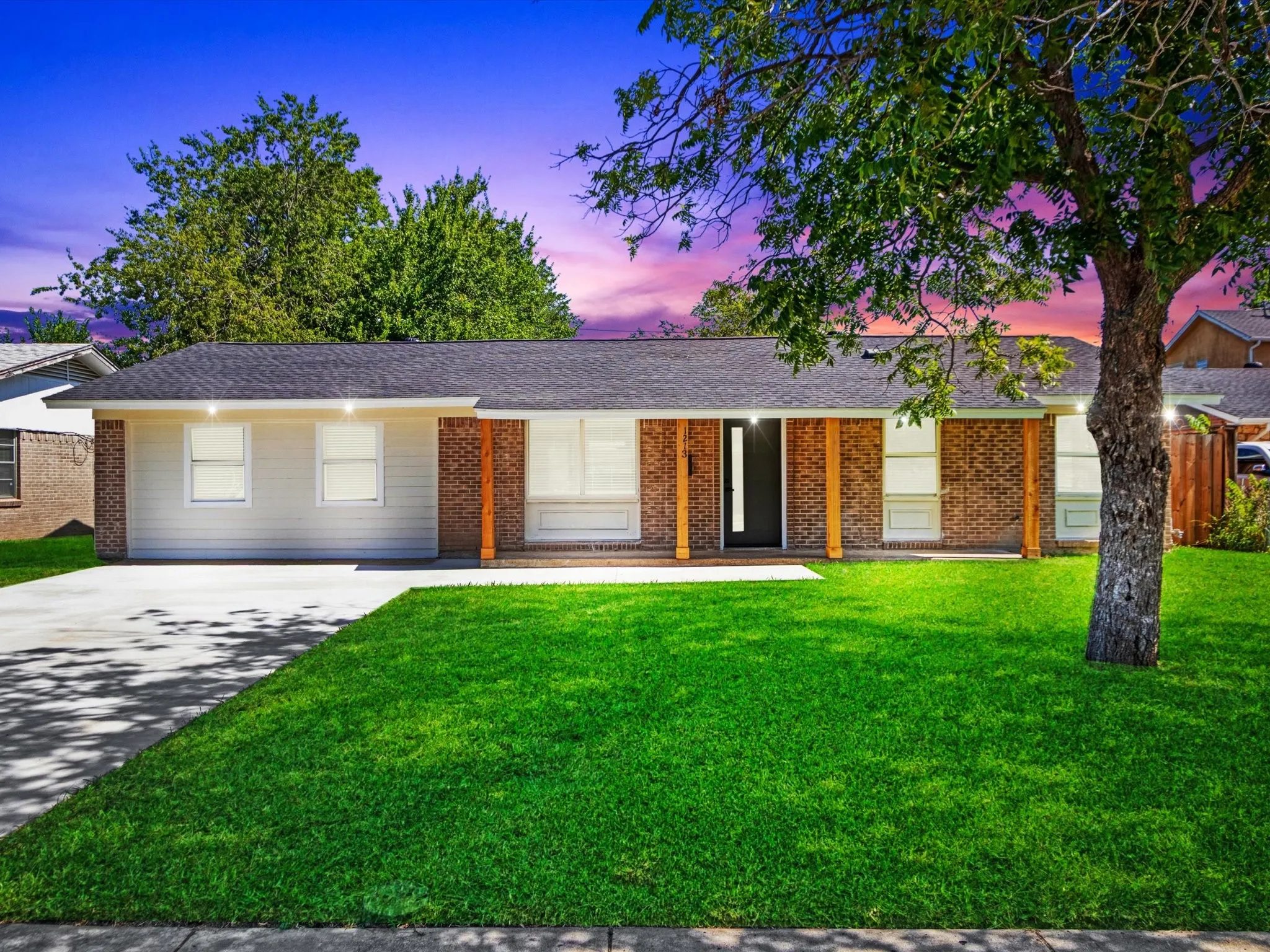 Single Family Residence For Sale in Dallas County , 1213 Fairmont Street, Irving, Texas 75062, 4 Bedroom, 3 Bathroom, Garage spaces, 1,469 Sqft, built in 1964, mls#21403628, Real Estate Agent in Irving, Homes For Sale in Dallas county, Homes For Sale in Irving, Realtor in Irving Texas, Real Estate Brokerage Independent Realty Texas, Luminita Cordes Realtor