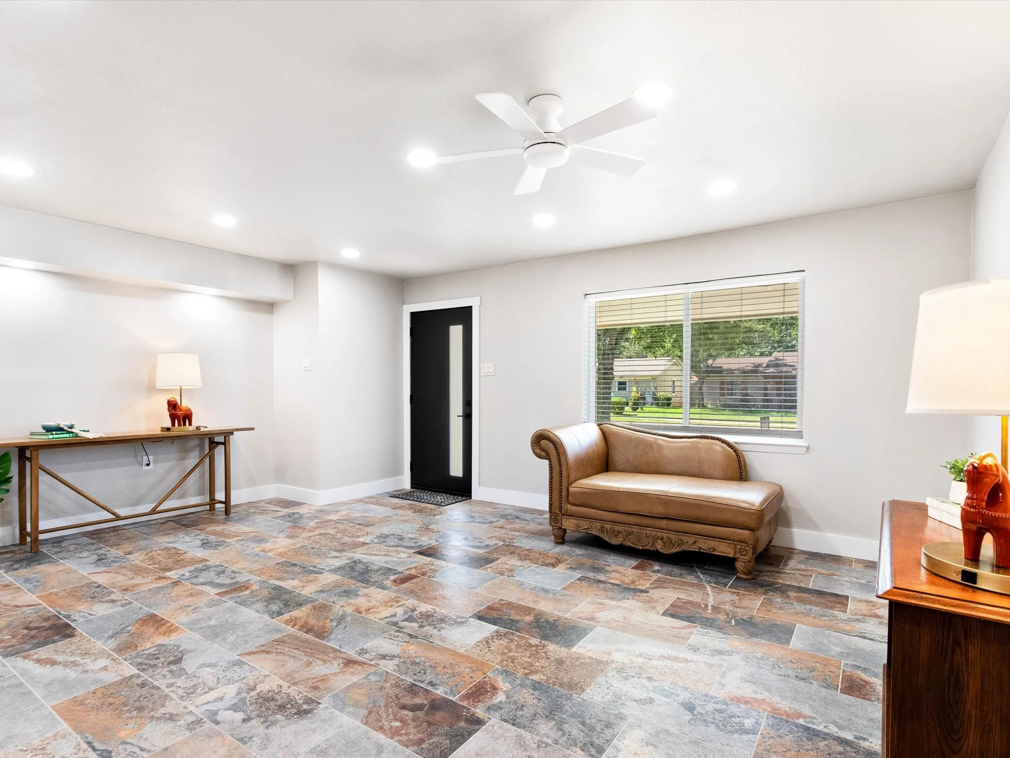 Single Family Residence For Sale in Dallas County , 1213 Fairmont Street, Irving, Texas 75062, 4 Bedroom, 3 Bathroom, Garage spaces, 1,469 Sqft, built in 1964, mls#21403628, Real Estate Agent in Irving, Homes For Sale in Dallas county, Homes For Sale in Irving, Realtor in Irving Texas, Real Estate Brokerage Independent Realty Texas, Luminita Cordes Realtor