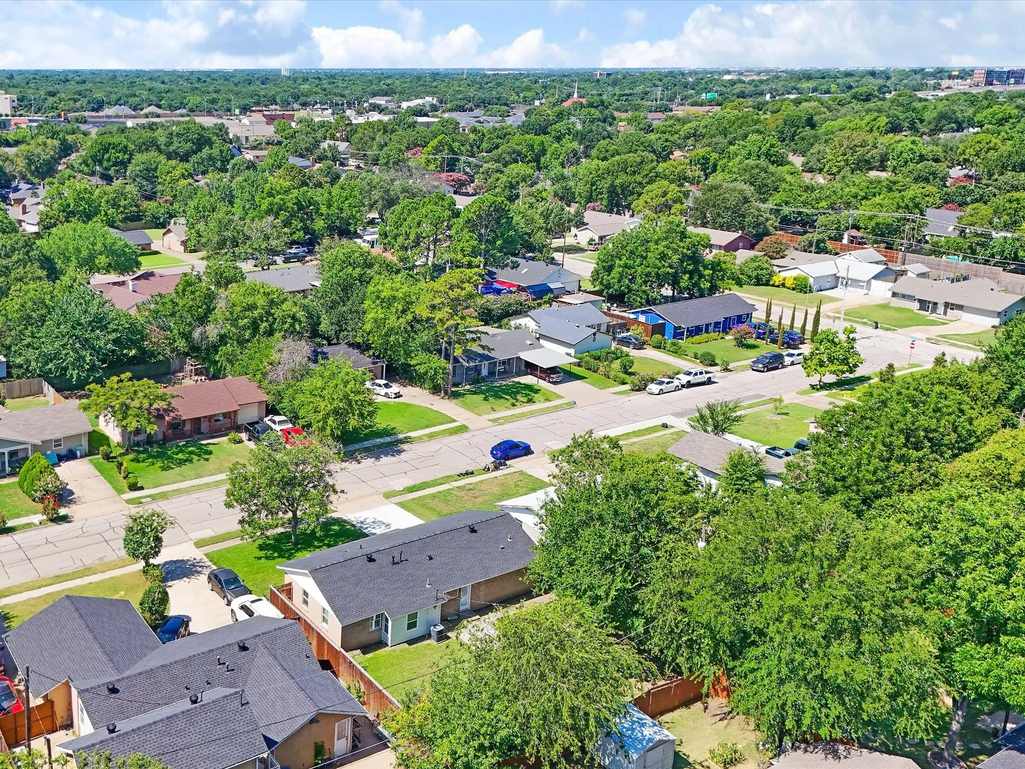 Single Family Residence For Sale in Dallas County , 1213 Fairmont Street, Irving, Texas 75062, 4 Bedroom, 3 Bathroom, Garage spaces, 1,469 Sqft, built in 1964, mls#21403628, Real Estate Agent in Irving, Homes For Sale in Dallas county, Homes For Sale in Irving, Realtor in Irving Texas, Real Estate Brokerage Independent Realty Texas, Luminita Cordes Realtor