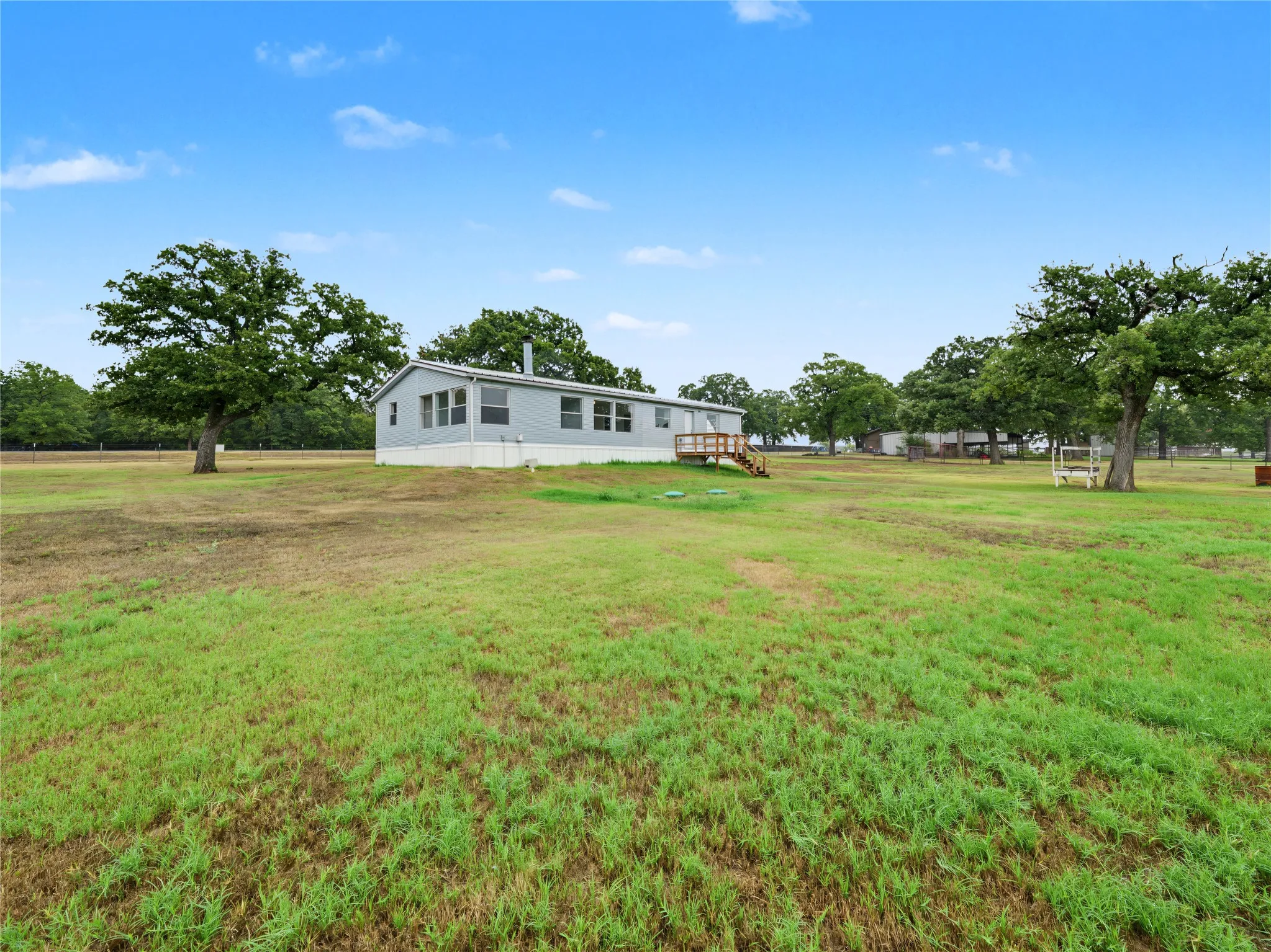 Mobile Home For Sale in Johnson County , 3806 E Fm 4 1, Cleburne, Texas 76031, 3 Bedroom, 2 Bathroom, Garage spaces, 1,570 Sqft, built in 1999, mls#21403794, Real Estate Agent in Cleburne, Homes For Sale in Johnson county, Homes For Sale in Cleburne, Realtor in Cleburne Texas, Real Estate Brokerage Independent Realty Texas, Luminita Cordes Realtor