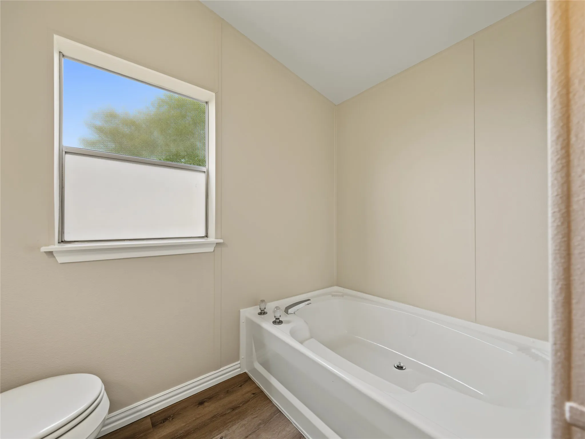 Mobile Home For Sale in Johnson County , 3806 E Fm 4 1, Cleburne, Texas 76031, 3 Bedroom, 2 Bathroom, Garage spaces, 1,570 Sqft, built in 1999, mls#21403794, Real Estate Agent in Cleburne, Homes For Sale in Johnson county, Homes For Sale in Cleburne, Realtor in Cleburne Texas, Real Estate Brokerage Independent Realty Texas, Luminita Cordes Realtor