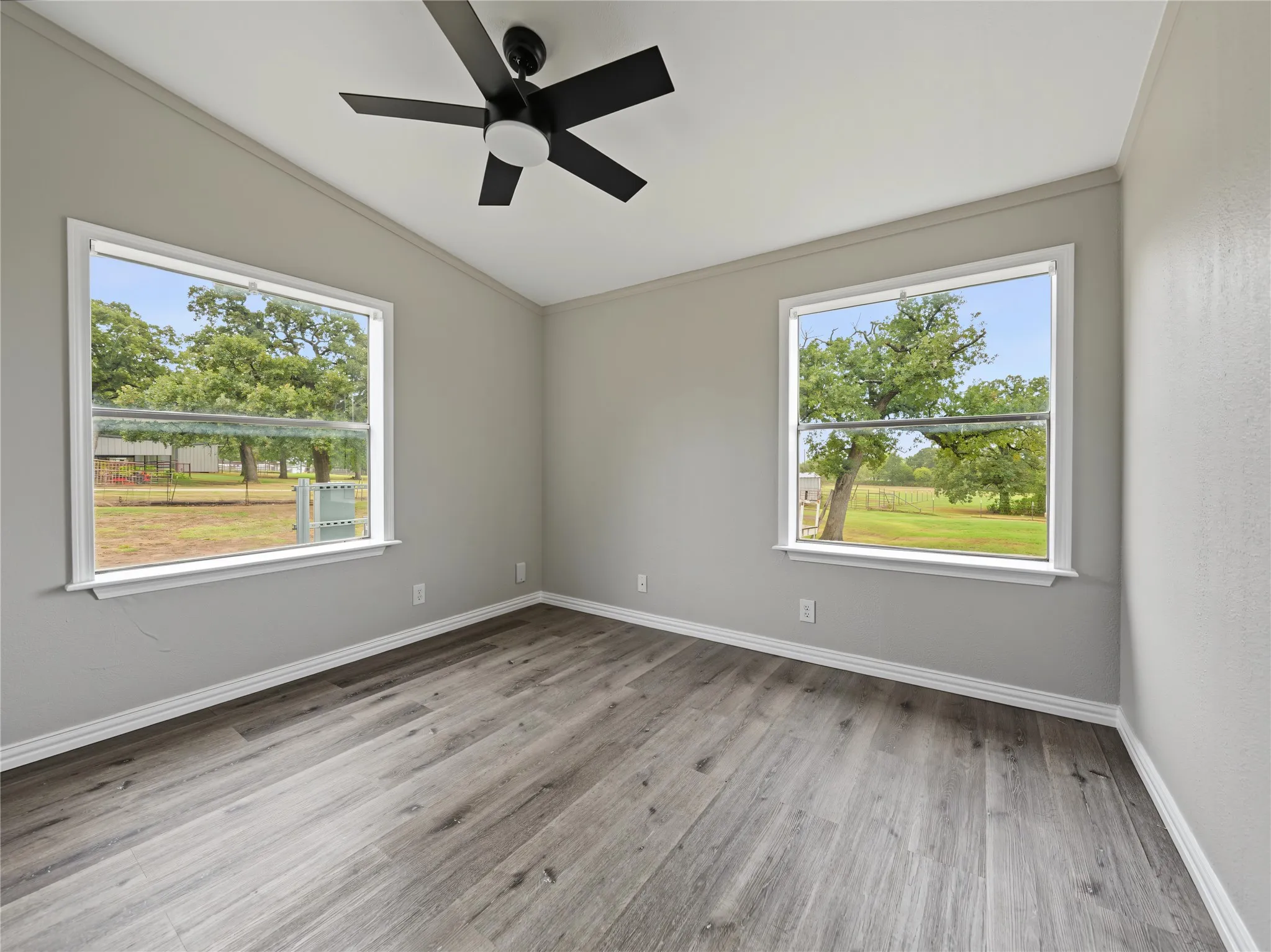Mobile Home For Sale in Johnson County , 3806 E Fm 4 1, Cleburne, Texas 76031, 3 Bedroom, 2 Bathroom, Garage spaces, 1,570 Sqft, built in 1999, mls#21403794, Real Estate Agent in Cleburne, Homes For Sale in Johnson county, Homes For Sale in Cleburne, Realtor in Cleburne Texas, Real Estate Brokerage Independent Realty Texas, Luminita Cordes Realtor