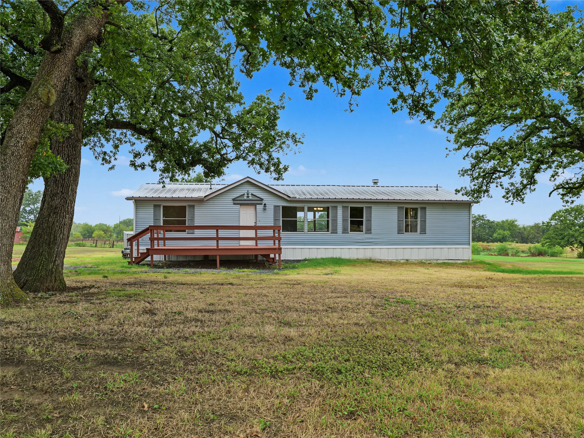 Mobile Home For Sale in Johnson County , 3806 E Fm 4 1, Cleburne, Texas 76031, 3 Bedroom, 2 Bathroom, Garage spaces, 1,570 Sqft, built in 1999, mls#21403794, Real Estate Agent in Cleburne, Homes For Sale in Johnson county, Homes For Sale in Cleburne, Realtor in Cleburne Texas, Real Estate Brokerage Independent Realty Texas, Luminita Cordes Realtor