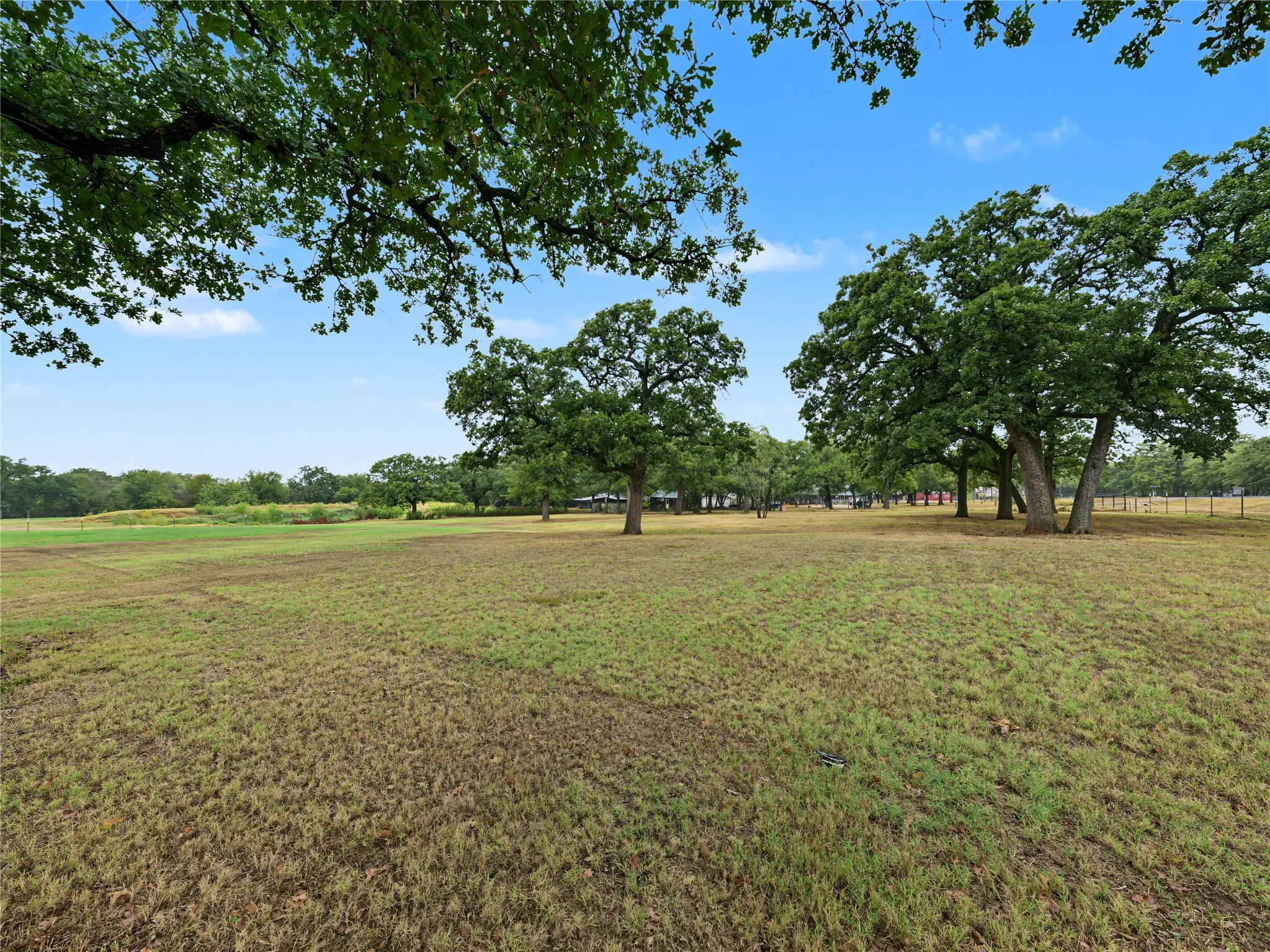 Mobile Home For Sale in Johnson County , 3806 E Fm 4 1, Cleburne, Texas 76031, 3 Bedroom, 2 Bathroom, Garage spaces, 1,570 Sqft, built in 1999, mls#21403794, Real Estate Agent in Cleburne, Homes For Sale in Johnson county, Homes For Sale in Cleburne, Realtor in Cleburne Texas, Real Estate Brokerage Independent Realty Texas, Luminita Cordes Realtor