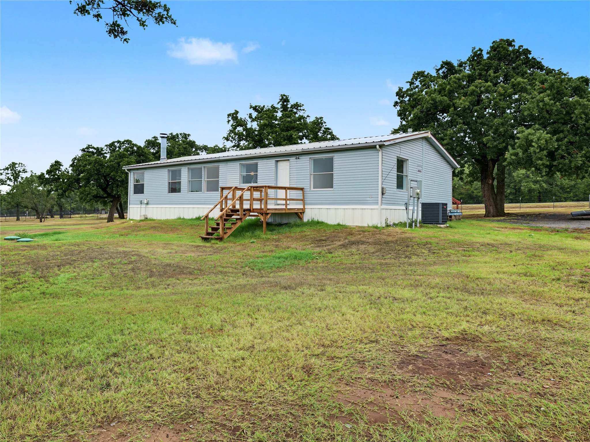 Mobile Home For Sale in Johnson County , 3806 E Fm 4 1, Cleburne, Texas 76031, 3 Bedroom, 2 Bathroom, Garage spaces, 1,570 Sqft, built in 1999, mls#21403794, Real Estate Agent in Cleburne, Homes For Sale in Johnson county, Homes For Sale in Cleburne, Realtor in Cleburne Texas, Real Estate Brokerage Independent Realty Texas, Luminita Cordes Realtor