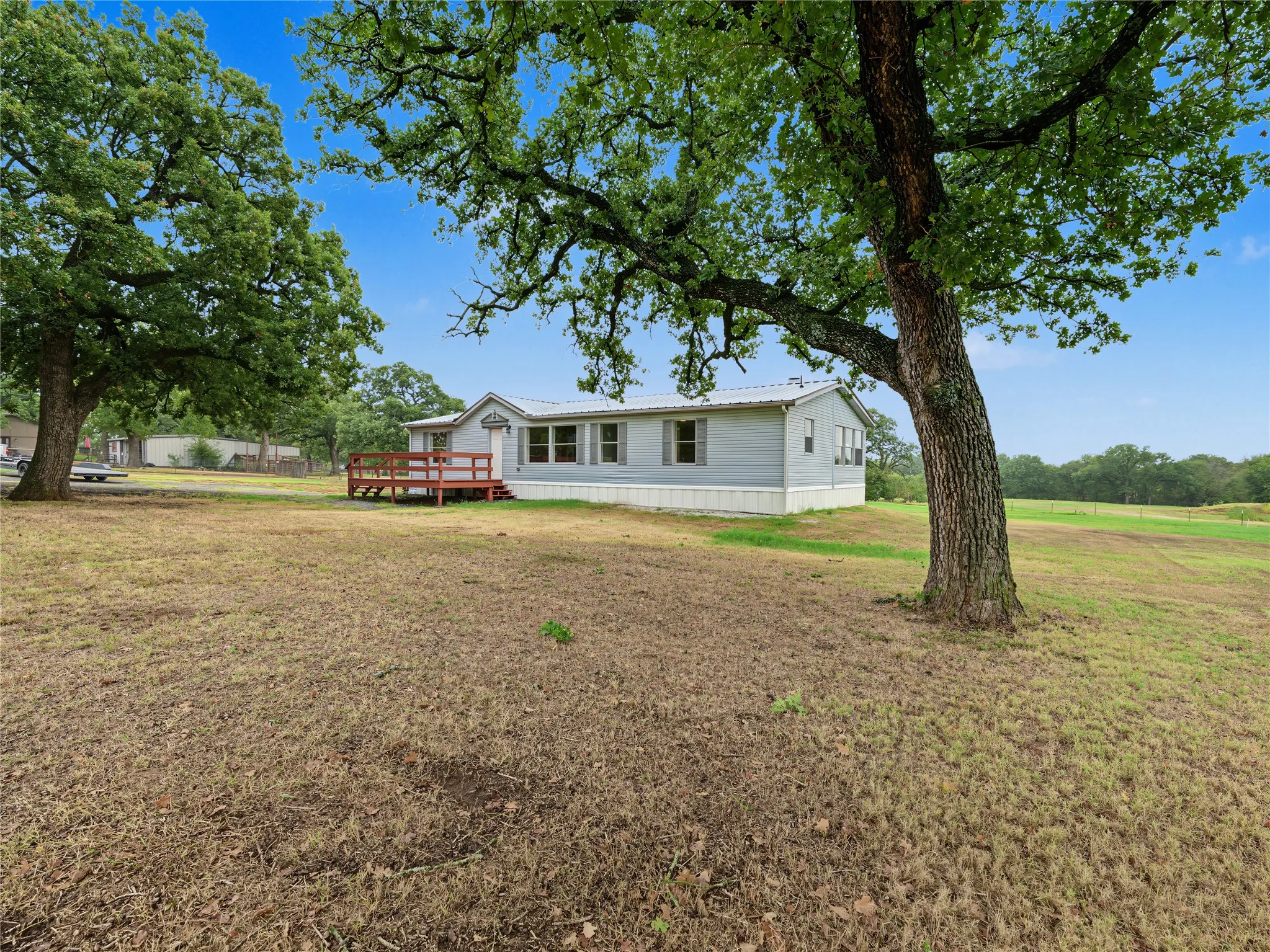 Mobile Home For Sale in Johnson County , 3806 E Fm 4 1, Cleburne, Texas 76031, 3 Bedroom, 2 Bathroom, Garage spaces, 1,570 Sqft, built in 1999, mls#21403794, Real Estate Agent in Cleburne, Homes For Sale in Johnson county, Homes For Sale in Cleburne, Realtor in Cleburne Texas, Real Estate Brokerage Independent Realty Texas, Luminita Cordes Realtor