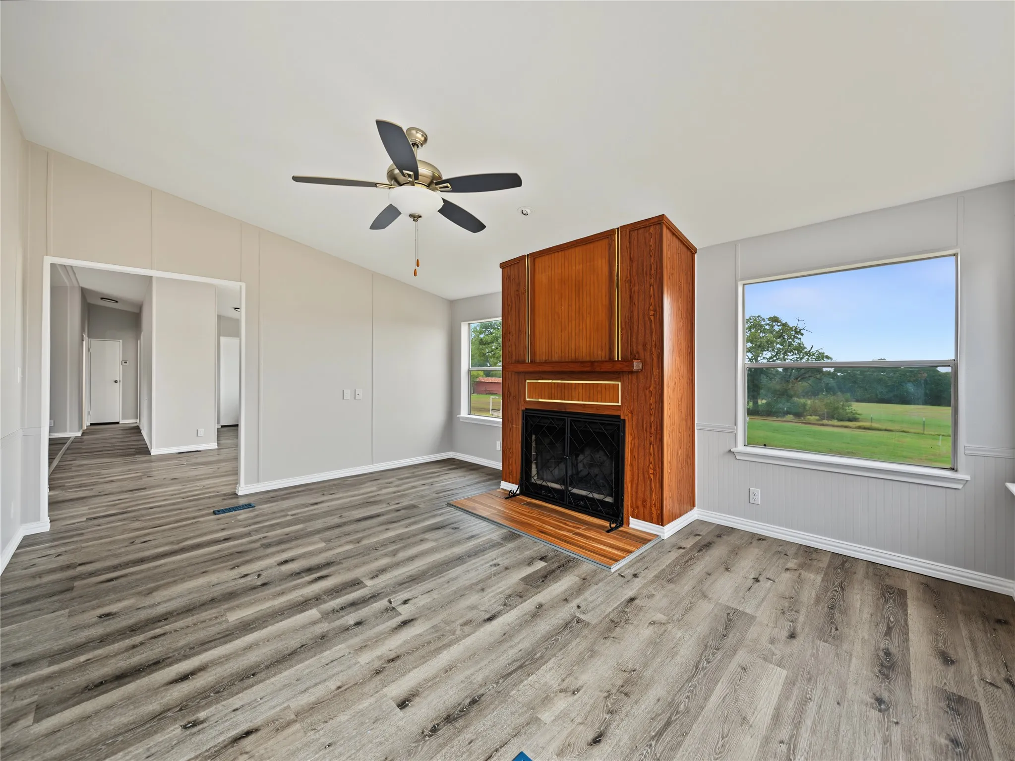 Mobile Home For Sale in Johnson County , 3806 E Fm 4 1, Cleburne, Texas 76031, 3 Bedroom, 2 Bathroom, Garage spaces, 1,570 Sqft, built in 1999, mls#21403794, Real Estate Agent in Cleburne, Homes For Sale in Johnson county, Homes For Sale in Cleburne, Realtor in Cleburne Texas, Real Estate Brokerage Independent Realty Texas, Luminita Cordes Realtor