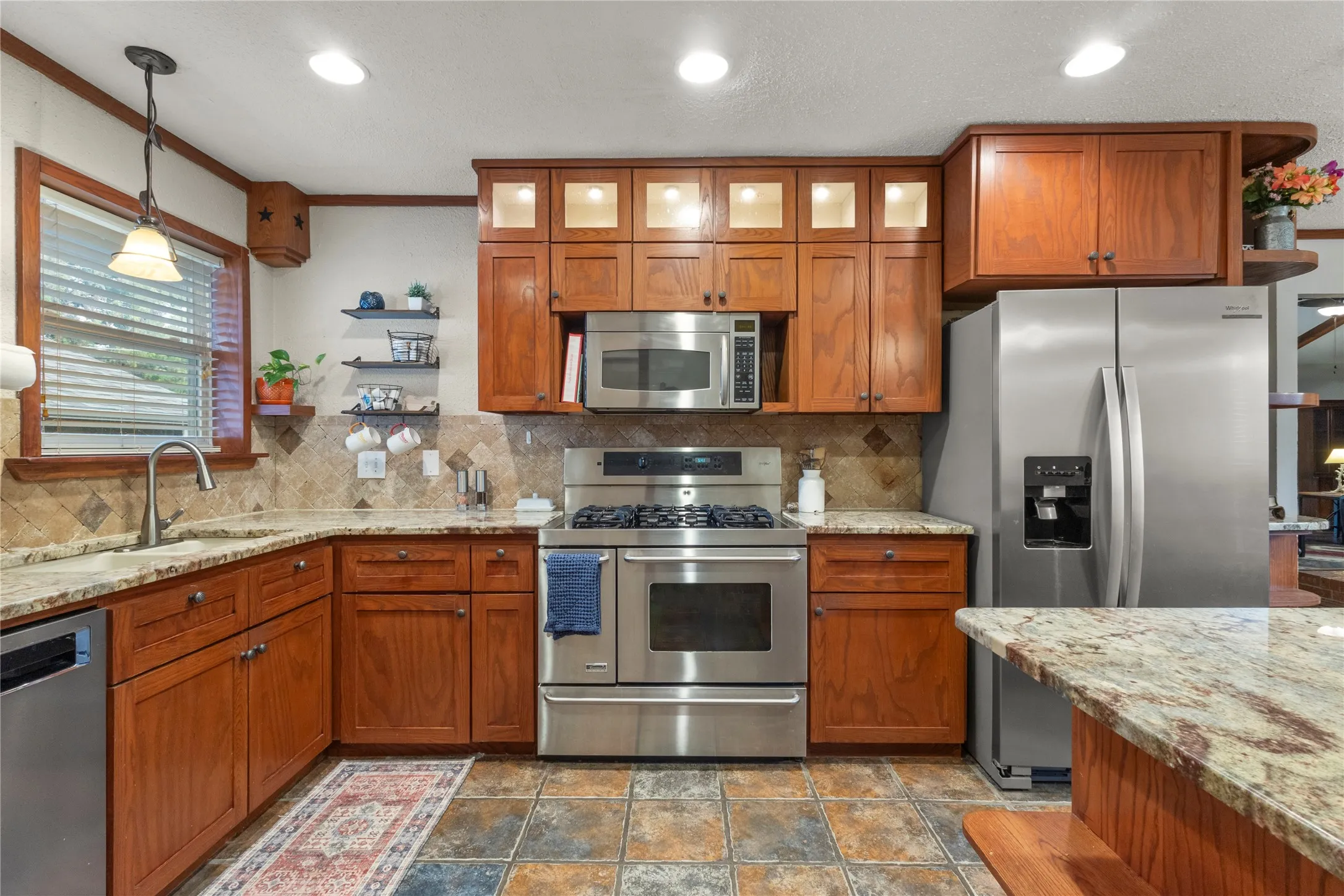 Single Family Residence For Sale in Collin County , 9790 Camfield Road, Frisco, Texas 75033, 3 Bedroom, 2 Bathroom, 2 Garage spaces, 1,761 Sqft, built in 1978, mls#21403200, Real Estate Agent in Frisco, Homes For Sale in Collin county, Homes For Sale in Frisco, Realtor in Frisco Texas, Real Estate Brokerage Independent Realty Texas, Luminita Cordes Realtor