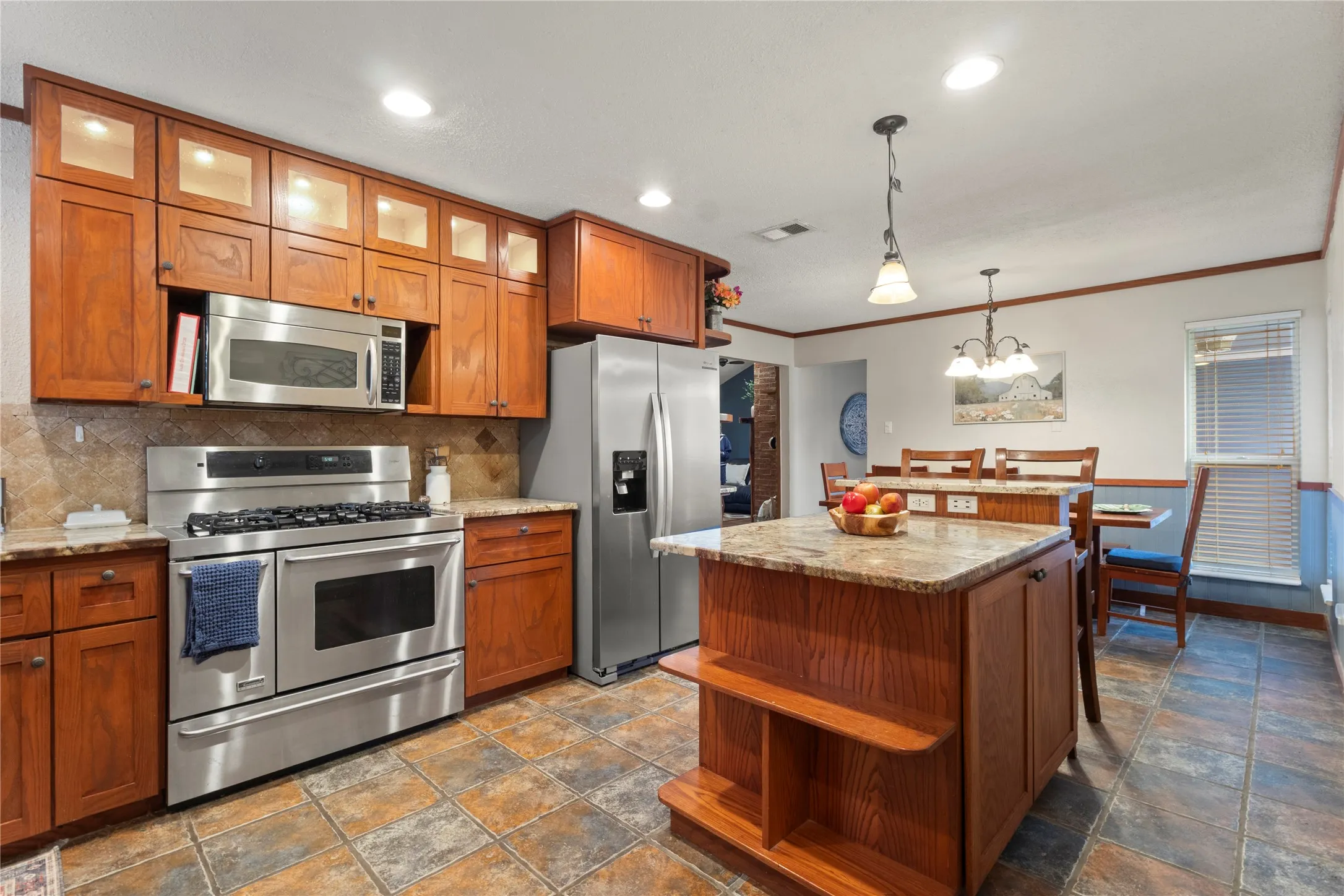Single Family Residence For Sale in Collin County , 9790 Camfield Road, Frisco, Texas 75033, 3 Bedroom, 2 Bathroom, 2 Garage spaces, 1,761 Sqft, built in 1978, mls#21403200, Real Estate Agent in Frisco, Homes For Sale in Collin county, Homes For Sale in Frisco, Realtor in Frisco Texas, Real Estate Brokerage Independent Realty Texas, Luminita Cordes Realtor