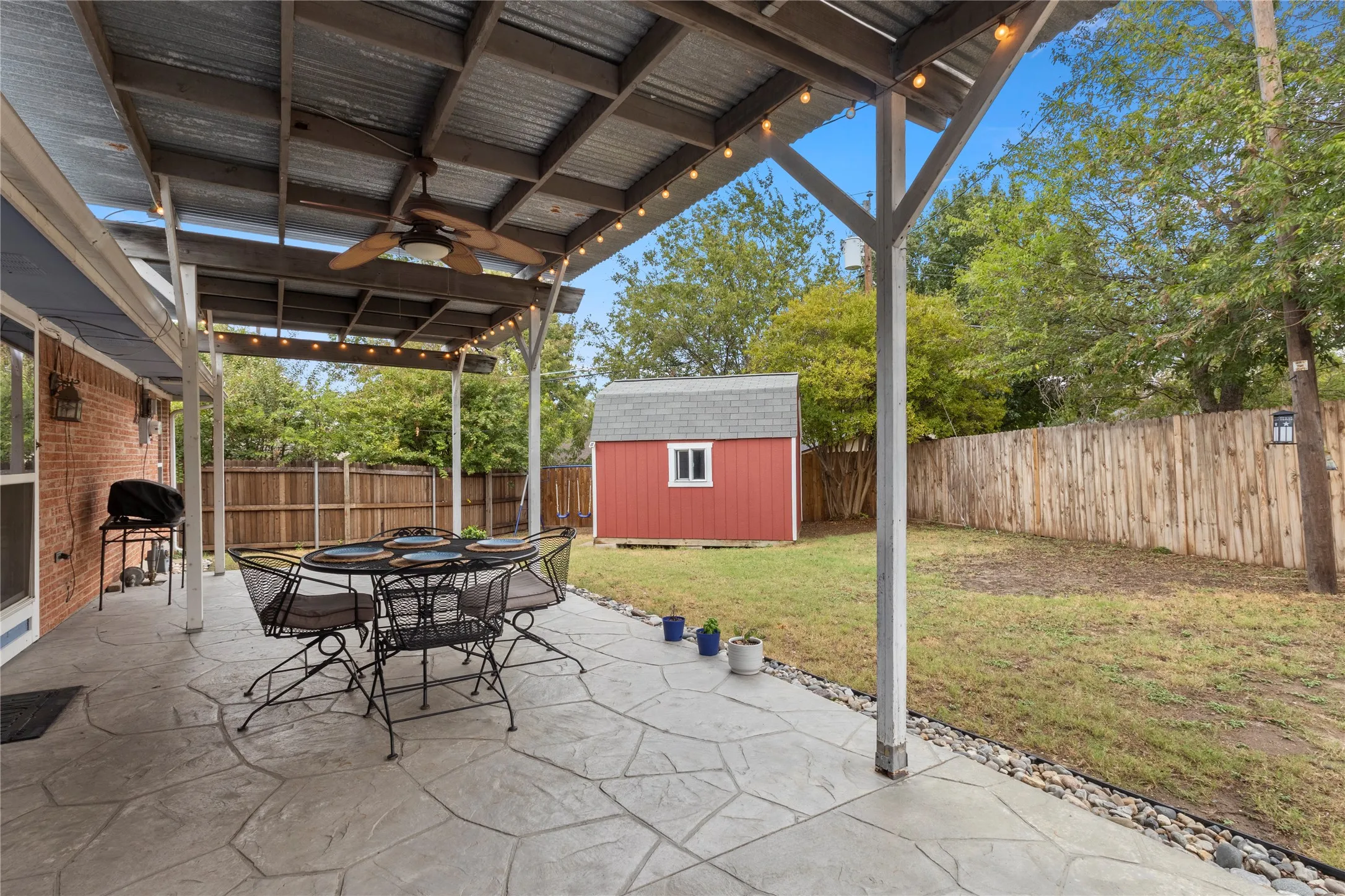 Single Family Residence For Sale in Collin County , 9790 Camfield Road, Frisco, Texas 75033, 3 Bedroom, 2 Bathroom, 2 Garage spaces, 1,761 Sqft, built in 1978, mls#21403200, Real Estate Agent in Frisco, Homes For Sale in Collin county, Homes For Sale in Frisco, Realtor in Frisco Texas, Real Estate Brokerage Independent Realty Texas, Luminita Cordes Realtor