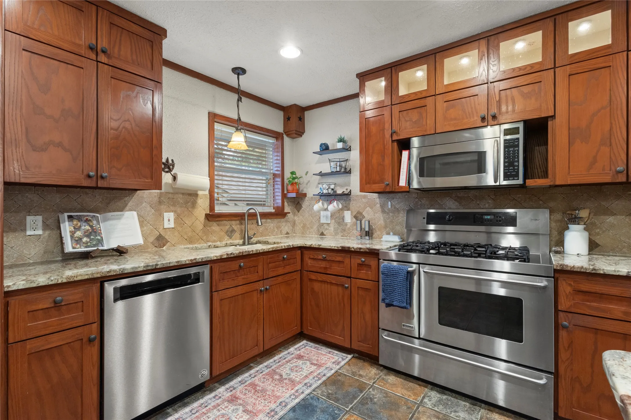 Single Family Residence For Sale in Collin County , 9790 Camfield Road, Frisco, Texas 75033, 3 Bedroom, 2 Bathroom, 2 Garage spaces, 1,761 Sqft, built in 1978, mls#21403200, Real Estate Agent in Frisco, Homes For Sale in Collin county, Homes For Sale in Frisco, Realtor in Frisco Texas, Real Estate Brokerage Independent Realty Texas, Luminita Cordes Realtor
