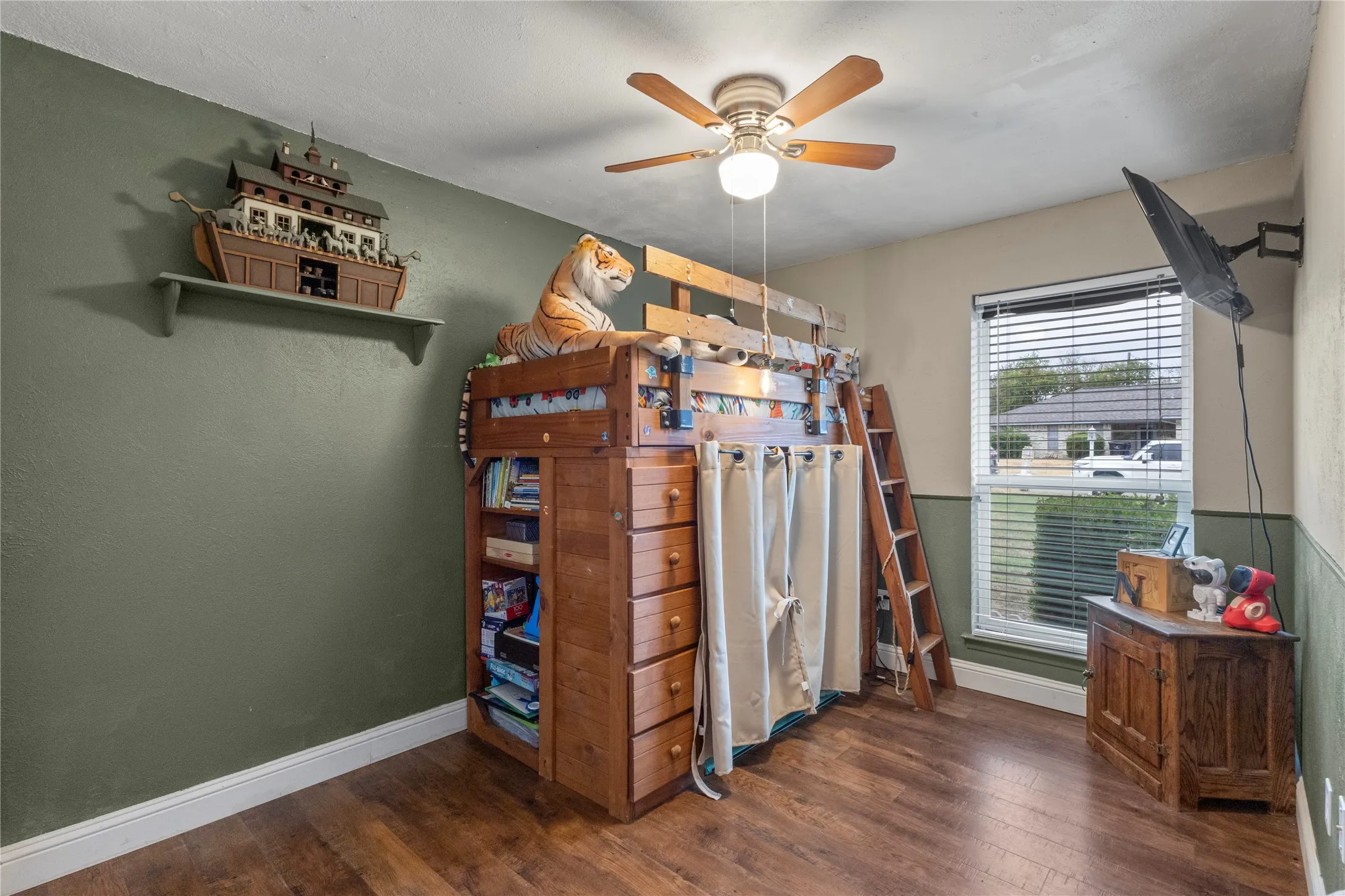 Single Family Residence For Sale in Collin County , 9790 Camfield Road, Frisco, Texas 75033, 3 Bedroom, 2 Bathroom, 2 Garage spaces, 1,761 Sqft, built in 1978, mls#21403200, Real Estate Agent in Frisco, Homes For Sale in Collin county, Homes For Sale in Frisco, Realtor in Frisco Texas, Real Estate Brokerage Independent Realty Texas, Luminita Cordes Realtor