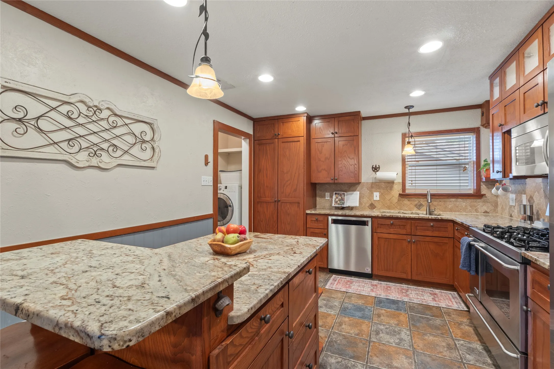 Single Family Residence For Sale in Collin County , 9790 Camfield Road, Frisco, Texas 75033, 3 Bedroom, 2 Bathroom, 2 Garage spaces, 1,761 Sqft, built in 1978, mls#21403200, Real Estate Agent in Frisco, Homes For Sale in Collin county, Homes For Sale in Frisco, Realtor in Frisco Texas, Real Estate Brokerage Independent Realty Texas, Luminita Cordes Realtor