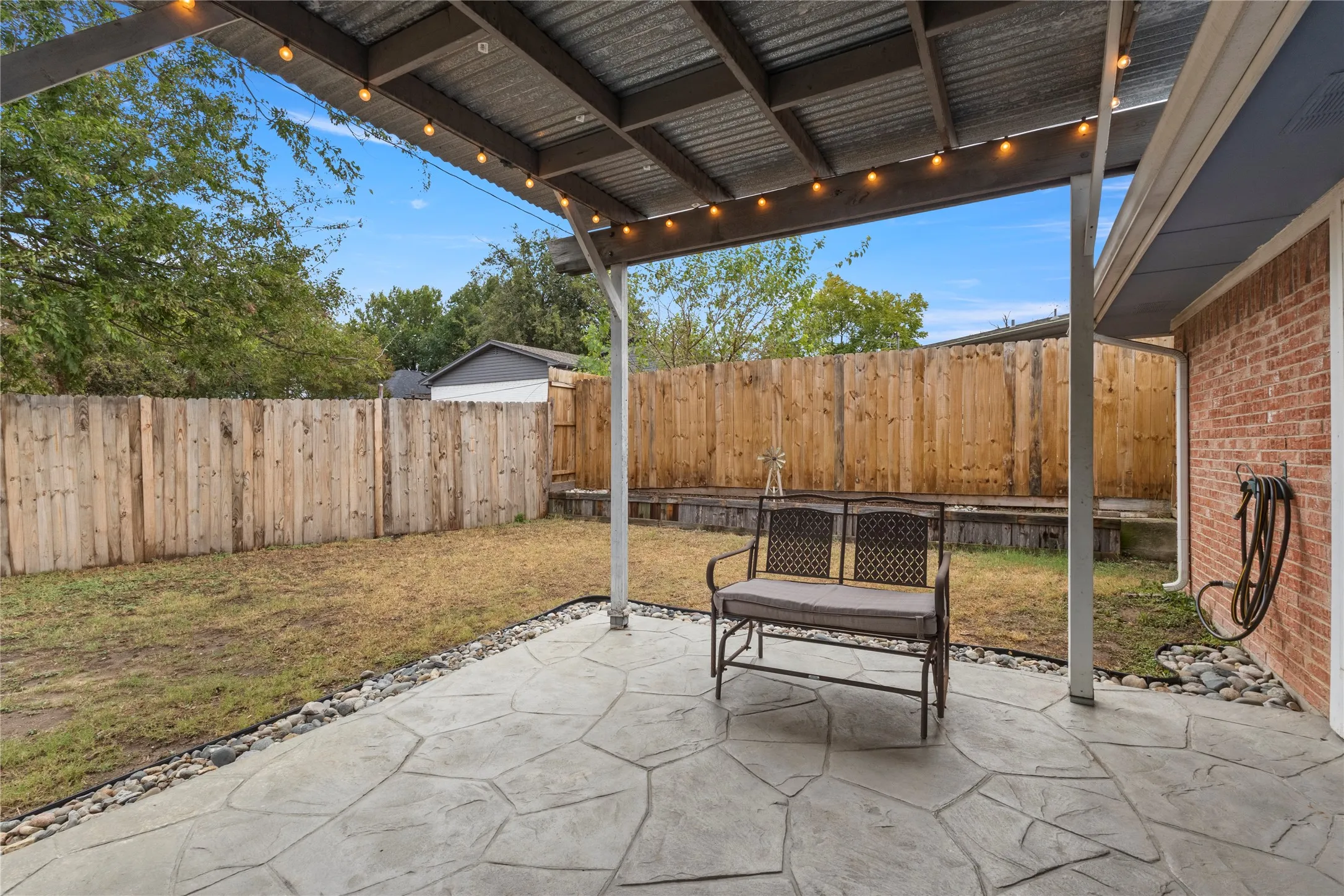 Single Family Residence For Sale in Collin County , 9790 Camfield Road, Frisco, Texas 75033, 3 Bedroom, 2 Bathroom, 2 Garage spaces, 1,761 Sqft, built in 1978, mls#21403200, Real Estate Agent in Frisco, Homes For Sale in Collin county, Homes For Sale in Frisco, Realtor in Frisco Texas, Real Estate Brokerage Independent Realty Texas, Luminita Cordes Realtor