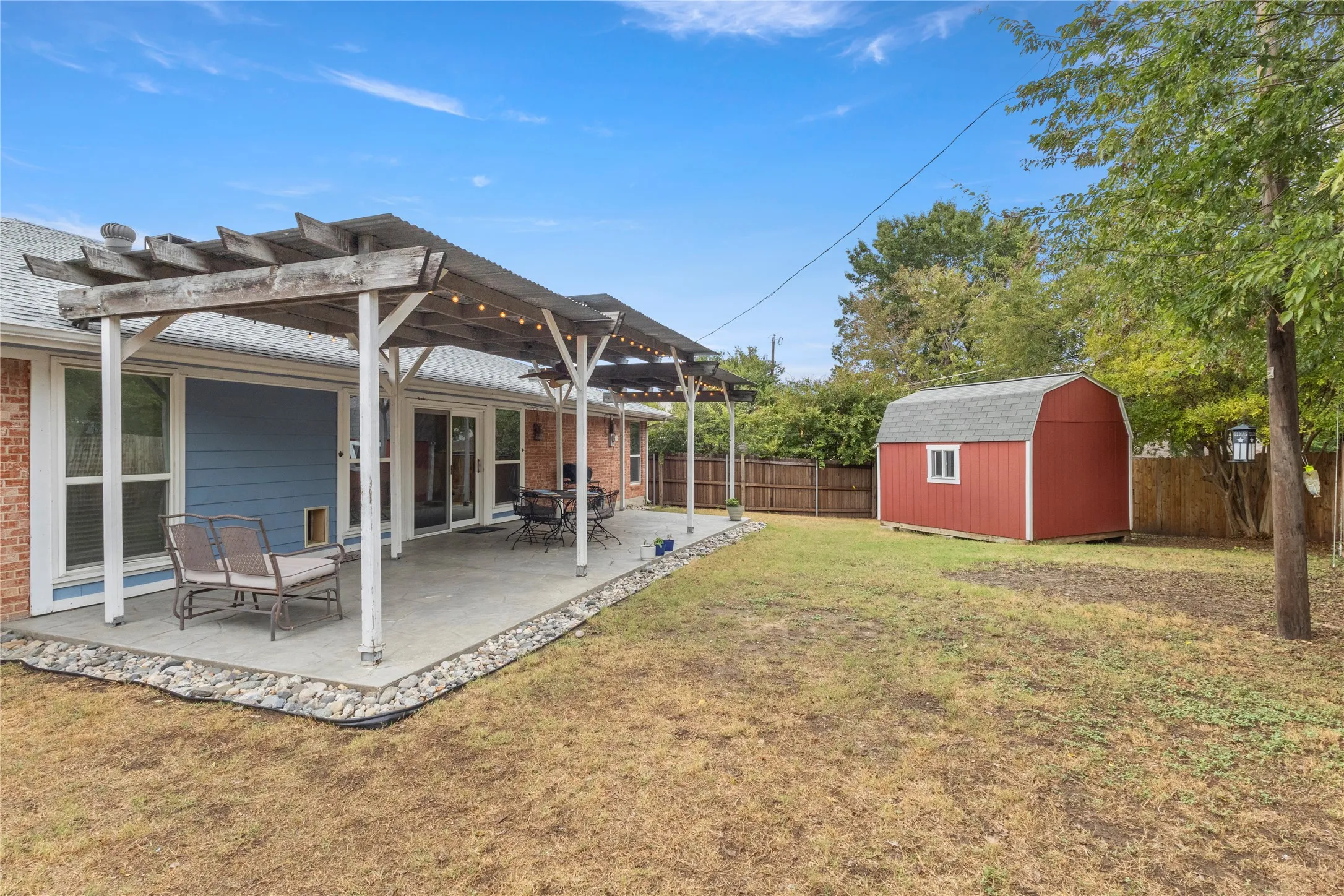 Single Family Residence For Sale in Collin County , 9790 Camfield Road, Frisco, Texas 75033, 3 Bedroom, 2 Bathroom, 2 Garage spaces, 1,761 Sqft, built in 1978, mls#21403200, Real Estate Agent in Frisco, Homes For Sale in Collin county, Homes For Sale in Frisco, Realtor in Frisco Texas, Real Estate Brokerage Independent Realty Texas, Luminita Cordes Realtor