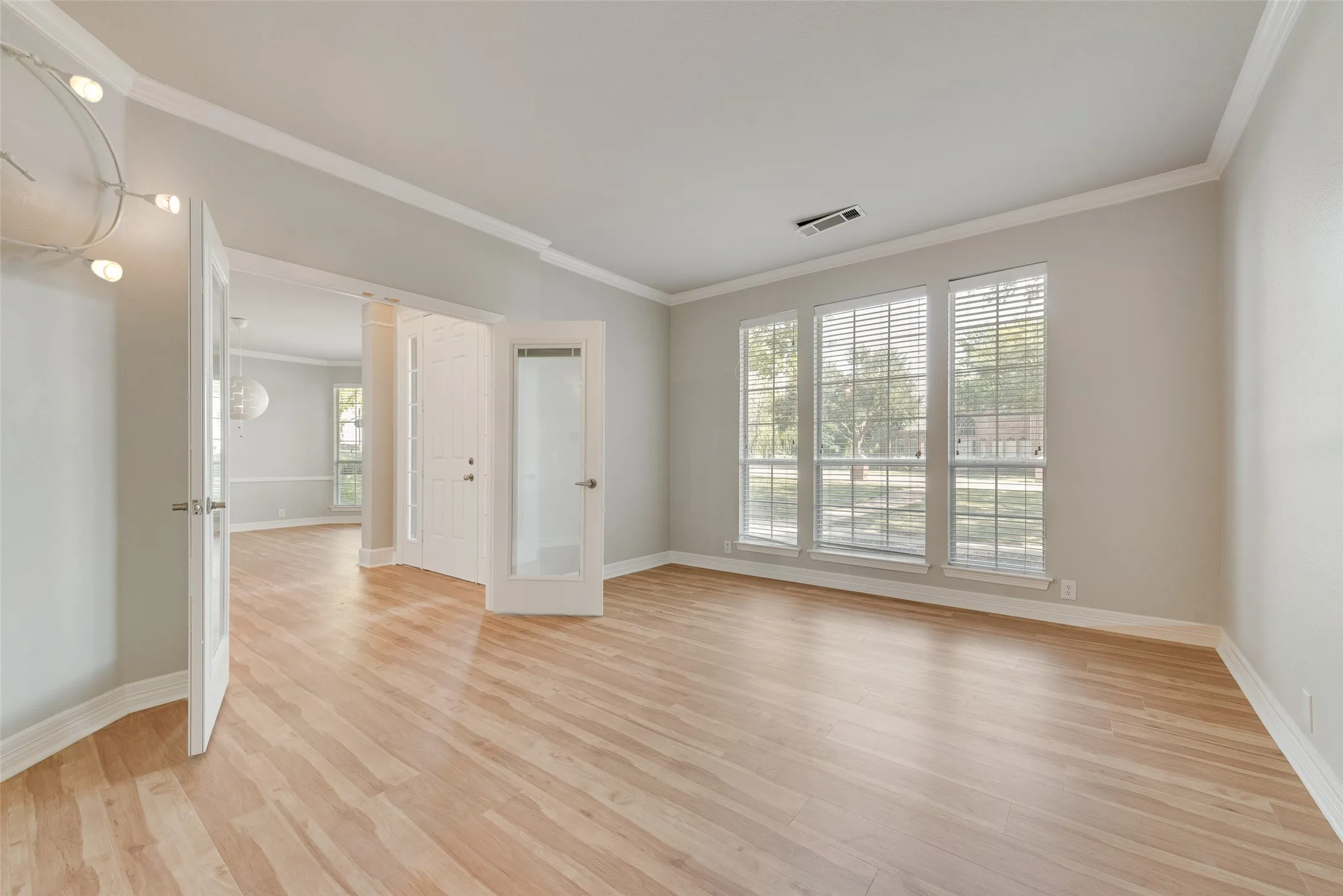 Single Family Residence For Rent in Rockwall County , 101 Dunford Drive, Heath, Texas 75032, 4 Bedroom, 4 Bathroom, 3 Garage spaces, 3,967 Sqft, built in 2002, mls#21404125, Real Estate Agent in Heath, Homes For Rent in Rockwall county, Homes For Rent in Heath, Realtor in Heath Texas, Real Estate Brokerage Independent Realty Texas, Luminita Cordes Realtor