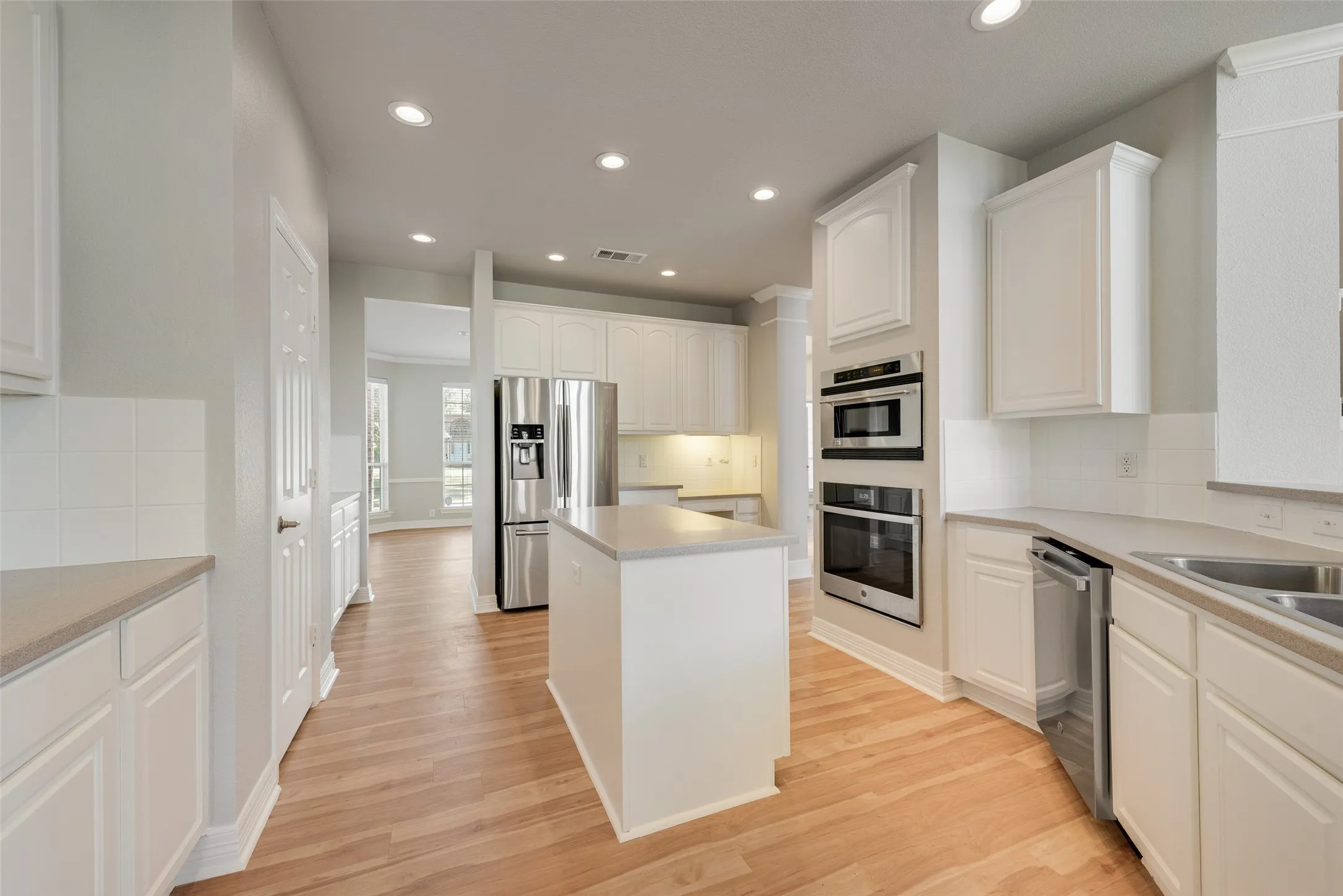 Single Family Residence For Rent in Rockwall County , 101 Dunford Drive, Heath, Texas 75032, 4 Bedroom, 4 Bathroom, 3 Garage spaces, 3,967 Sqft, built in 2002, mls#21404125, Real Estate Agent in Heath, Homes For Rent in Rockwall county, Homes For Rent in Heath, Realtor in Heath Texas, Real Estate Brokerage Independent Realty Texas, Luminita Cordes Realtor